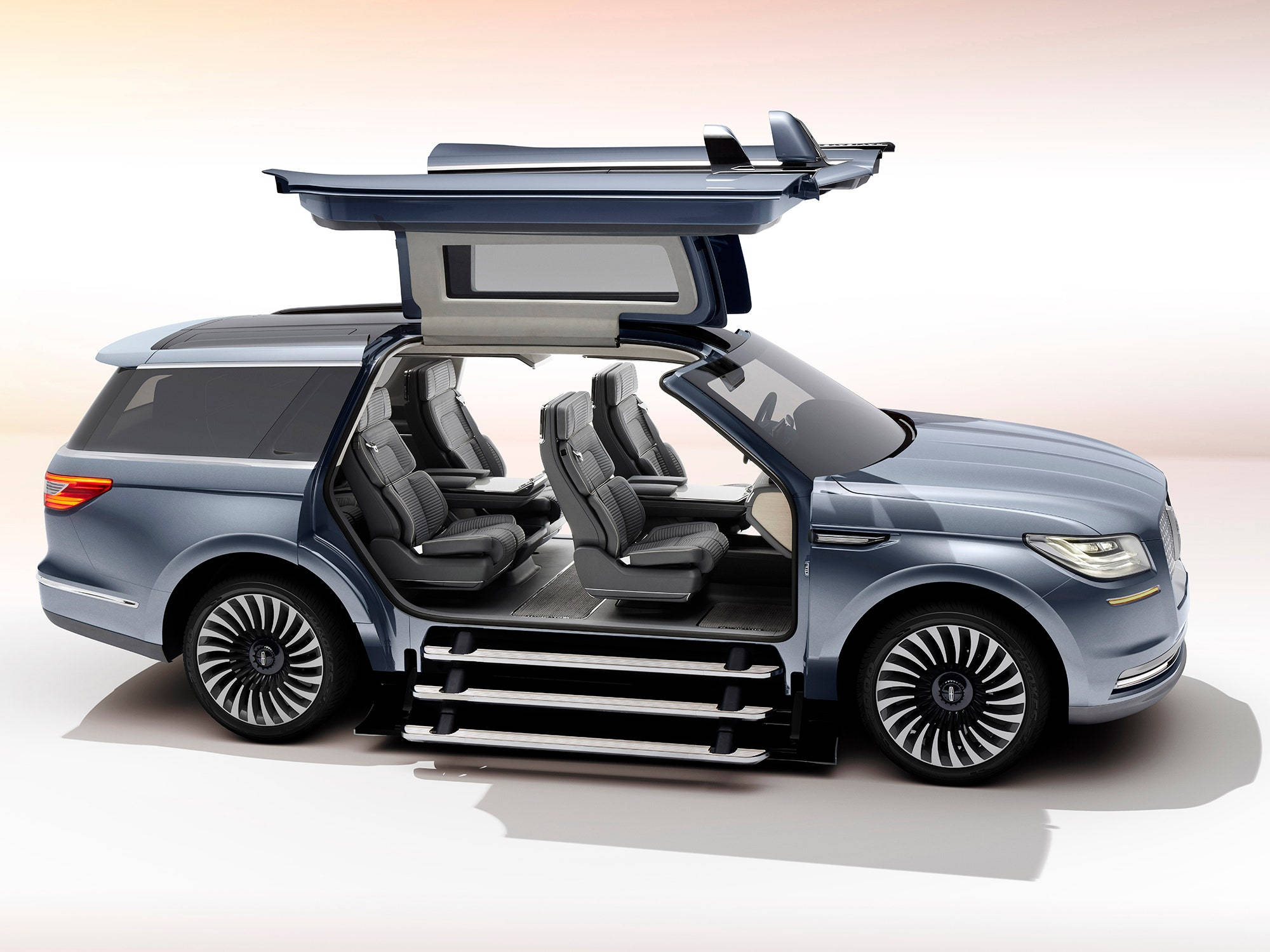 Lincoln Navigator 2021 з дверима типу «крило чайки» Шпалери