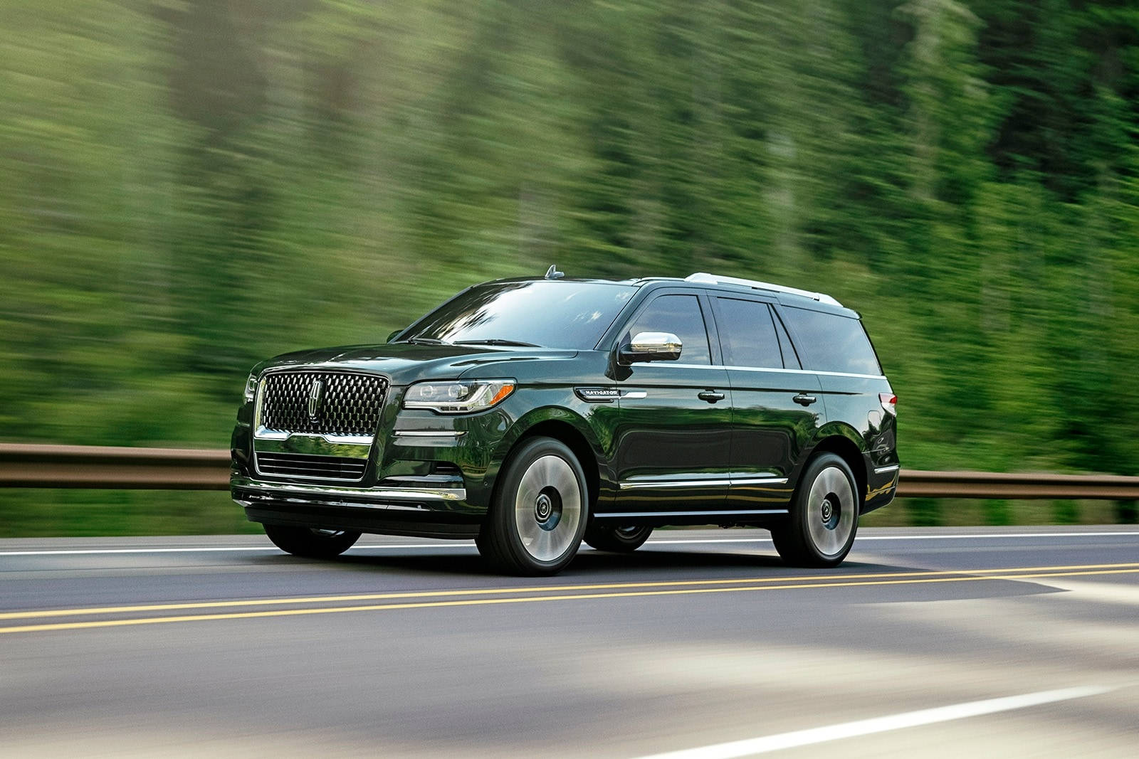 Динамічний кадр Lincoln Navigator Шпалери
