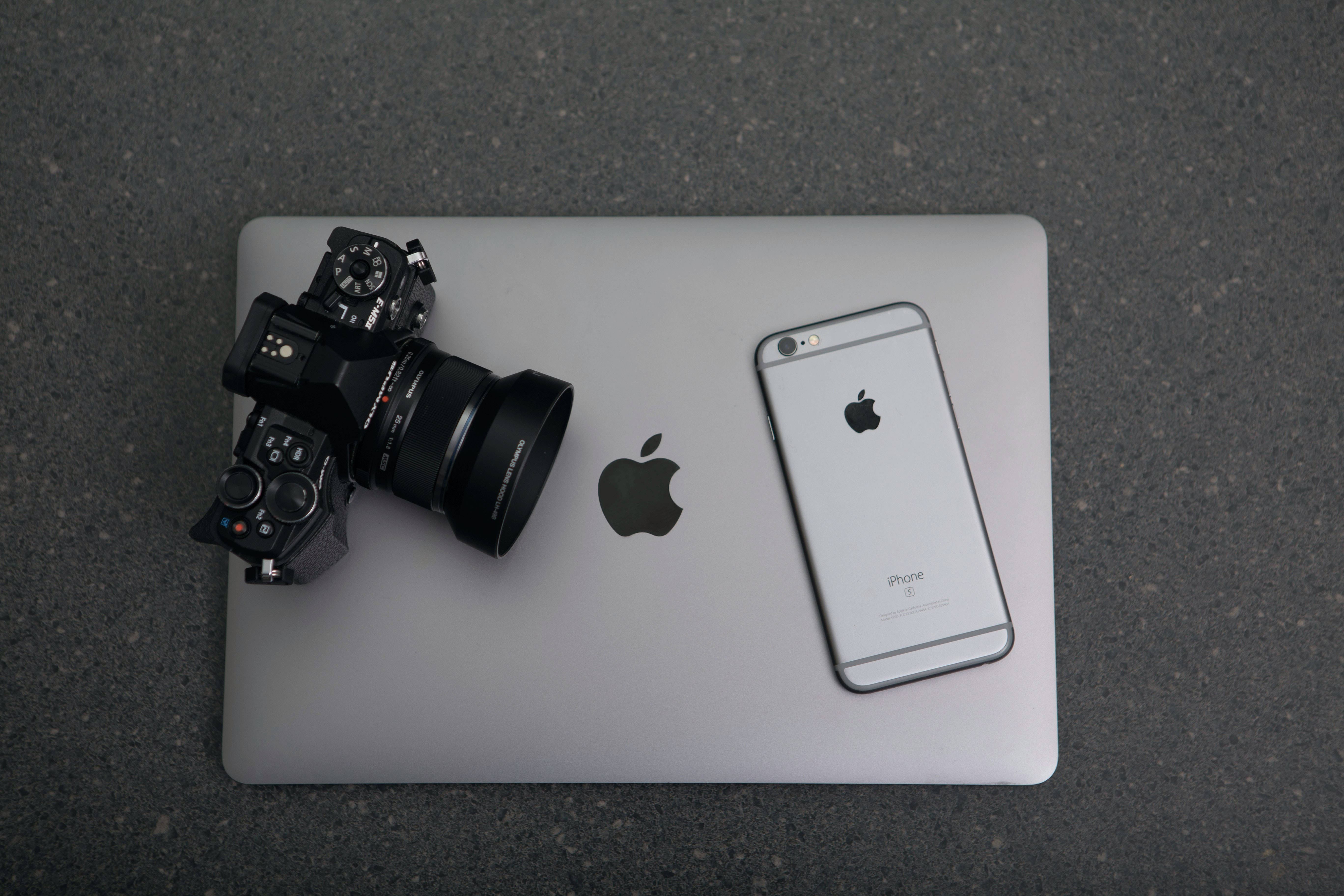 Захоплюючий естетичний фон для робочого столу Mac Шпалери