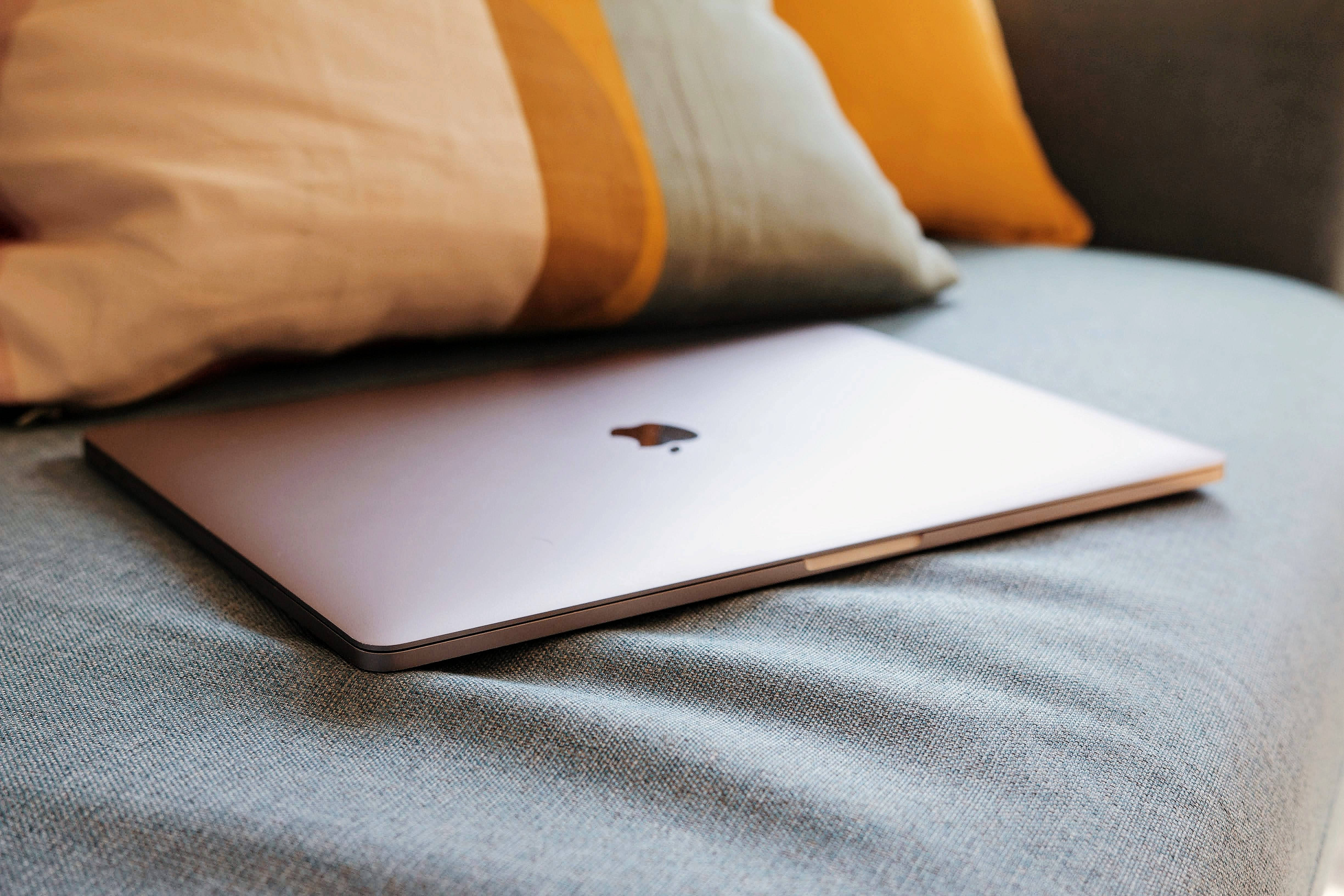 Розкриття творчості з естетичним робочим простором Mac Шпалери
