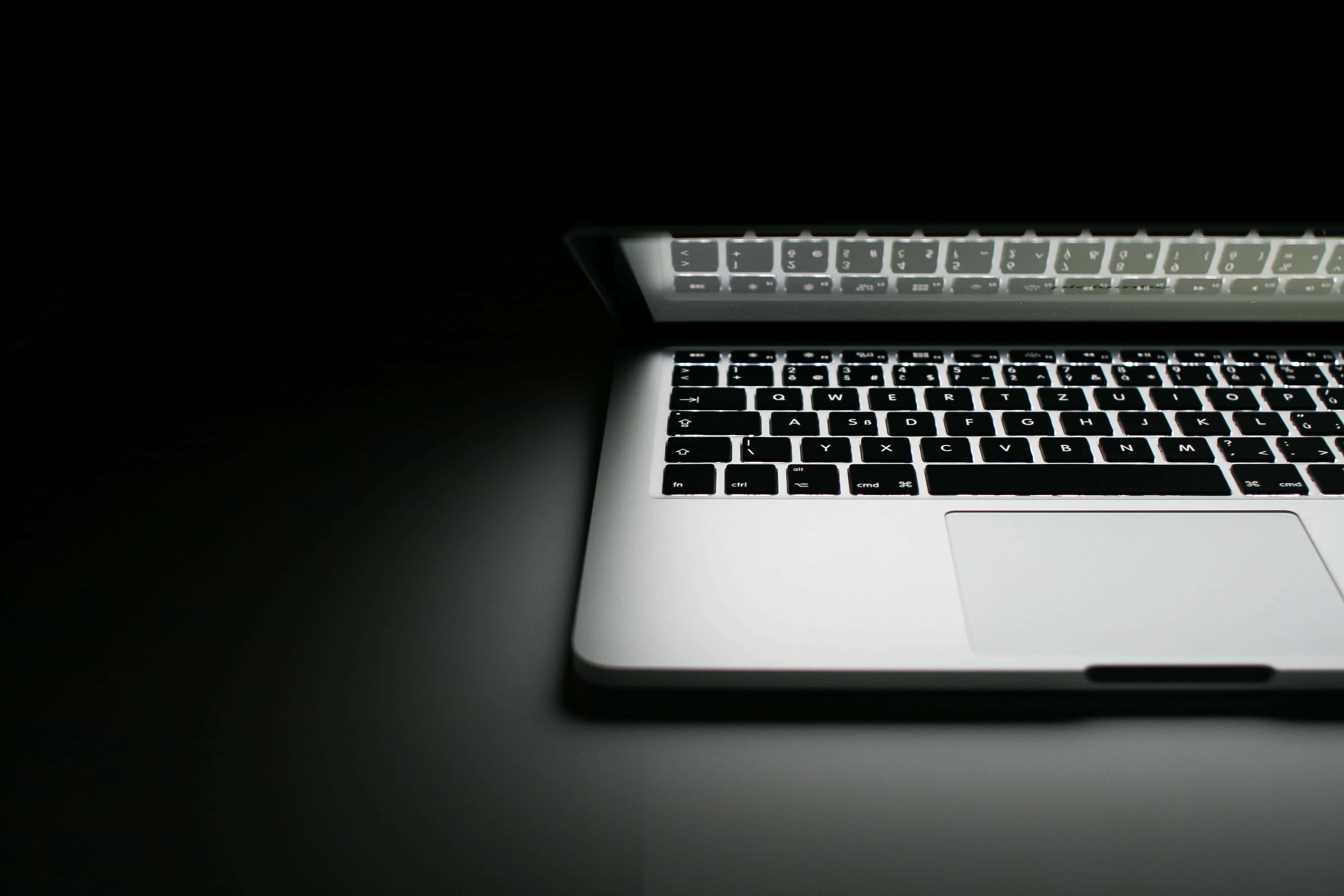 Естетичний MacBook — працюй зі стилем Шпалери