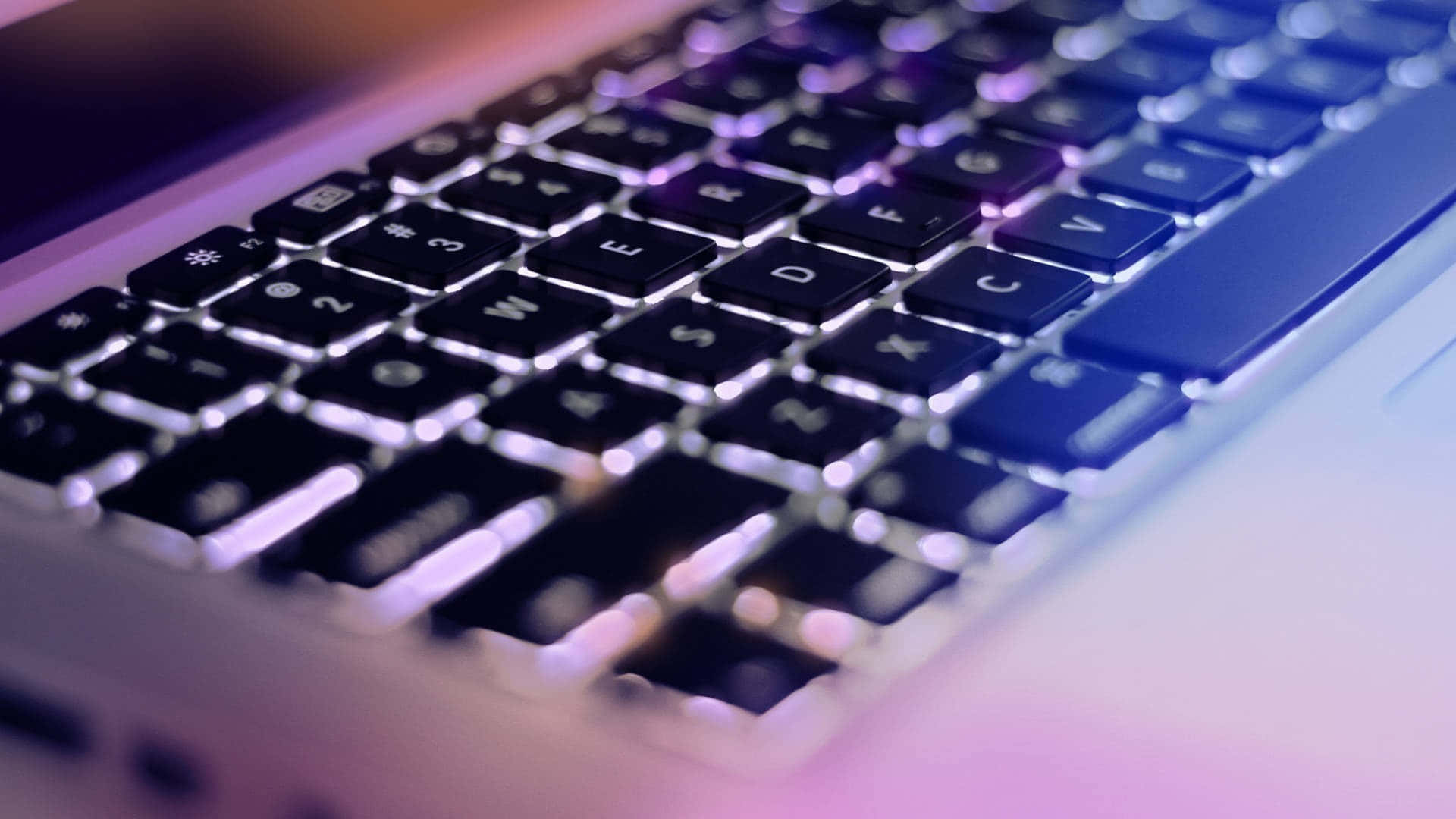 Естетик MacBook відкрит, готов до використання. Шпалери