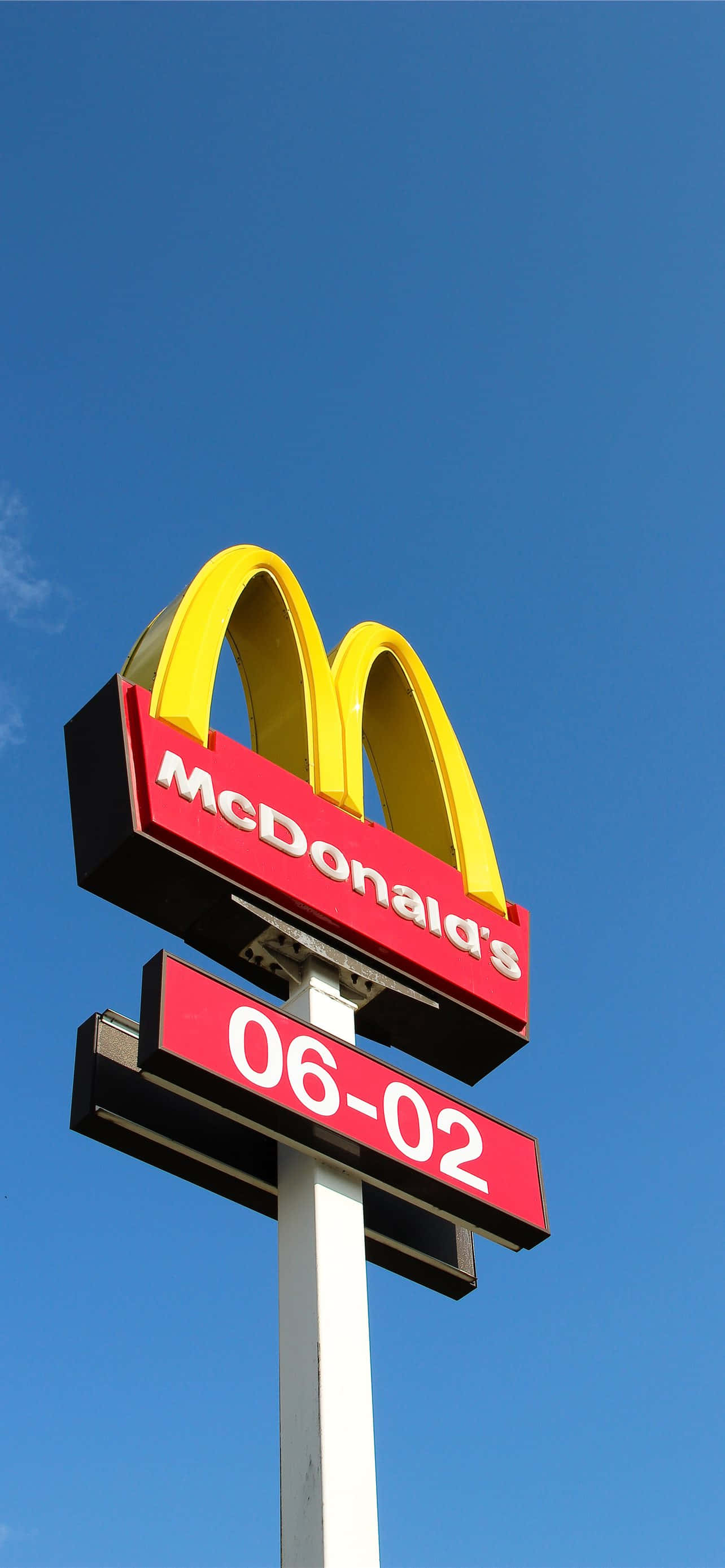 Наслаждайтесь эстетикой McDonald's и вашим любимым блюдом. Шпалери
