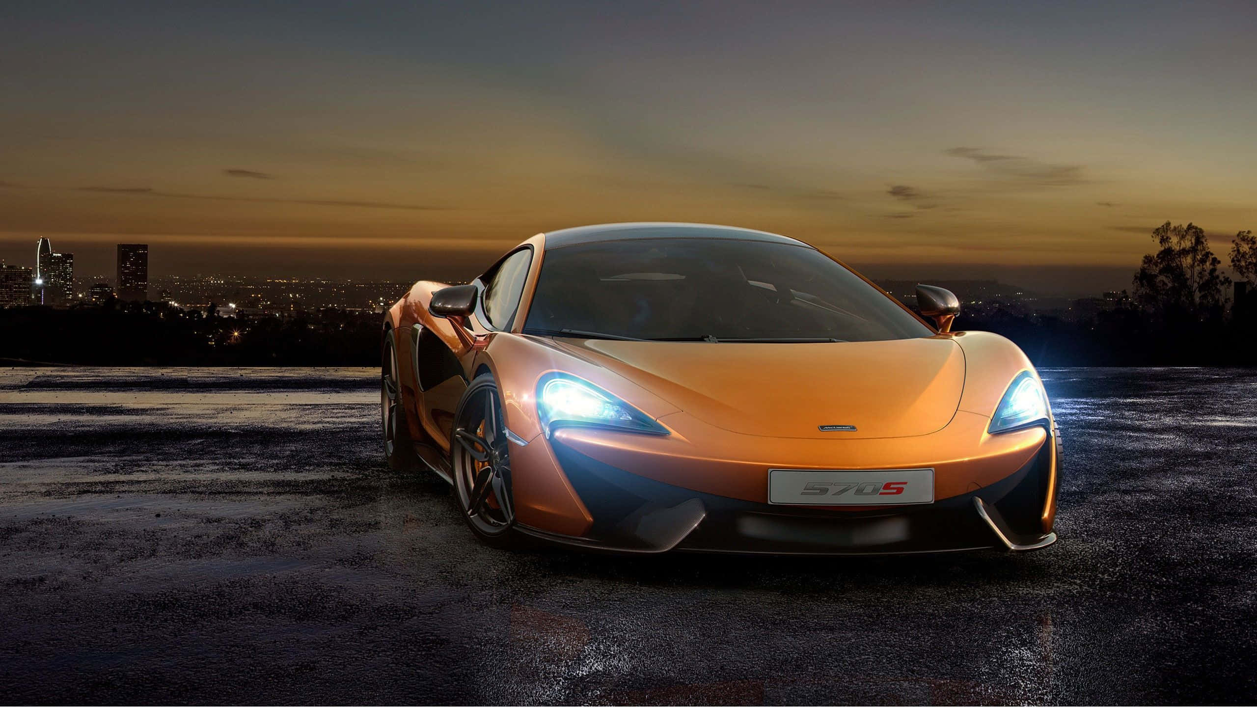 Крутое жёлтое авто McLaren Шпалери