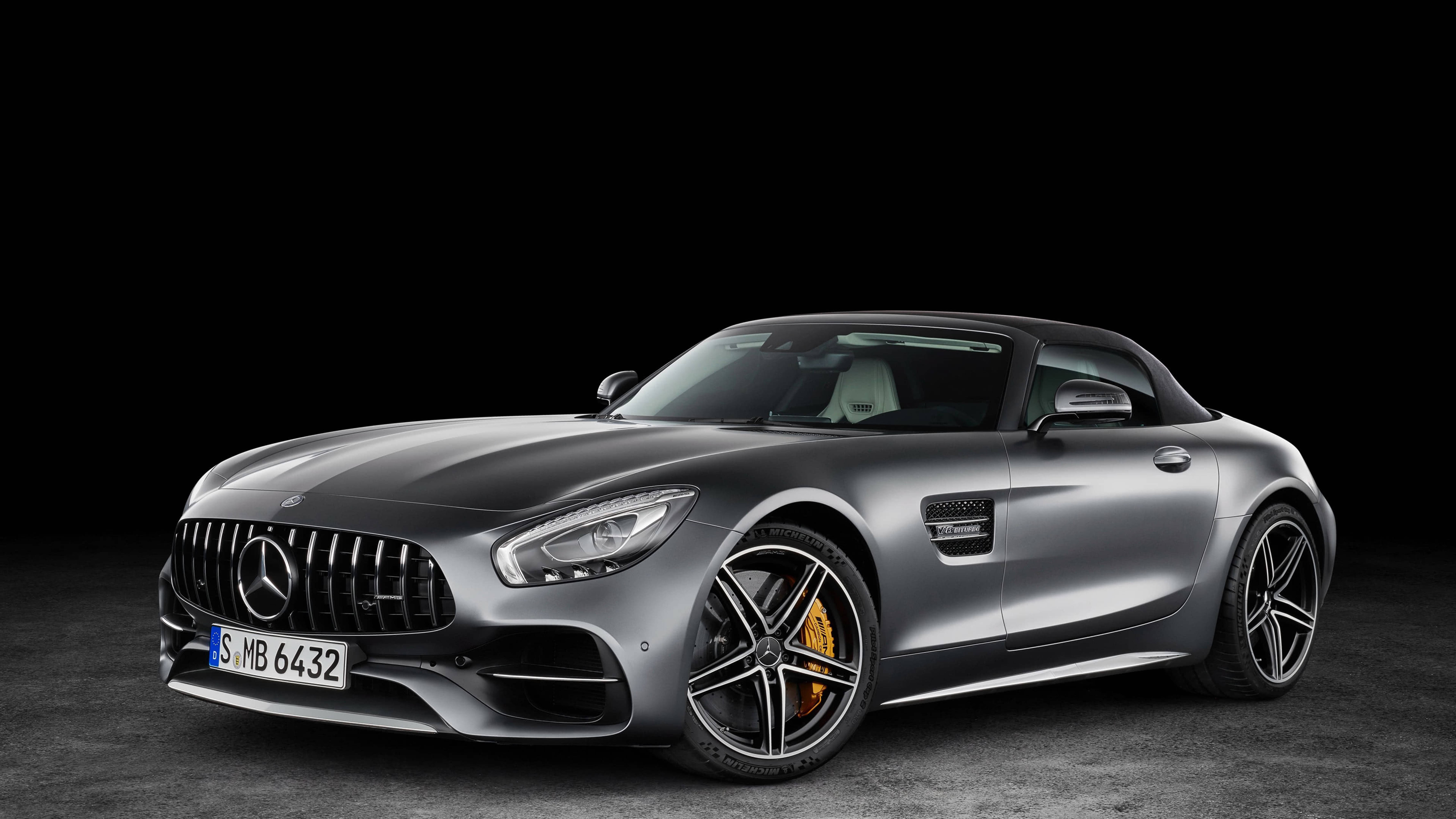 Mercedes AMG 4K Срібний Естетичний Автомобіль Шпалери