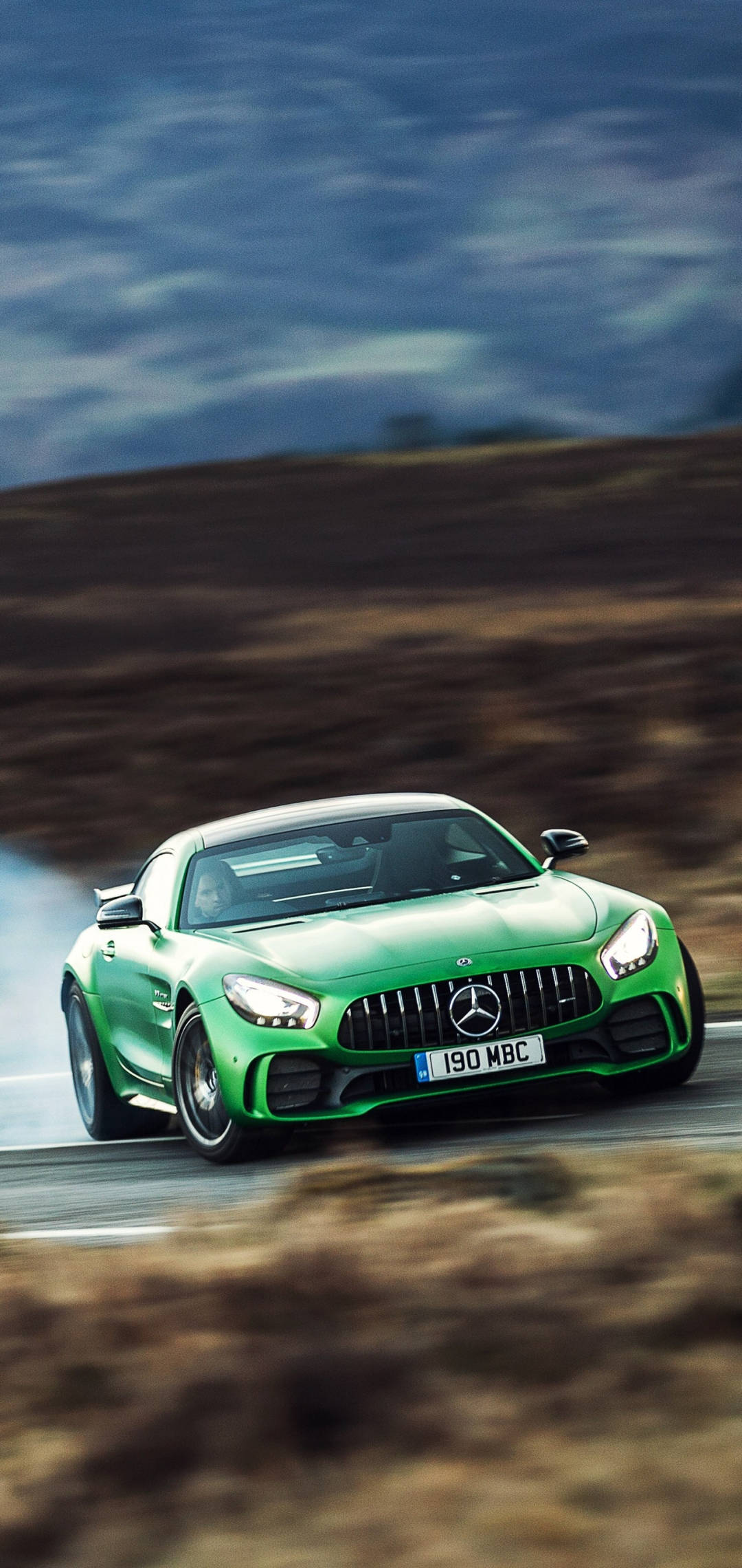 Зелёный Mercedes AMG Гонки iPhone Шпалери