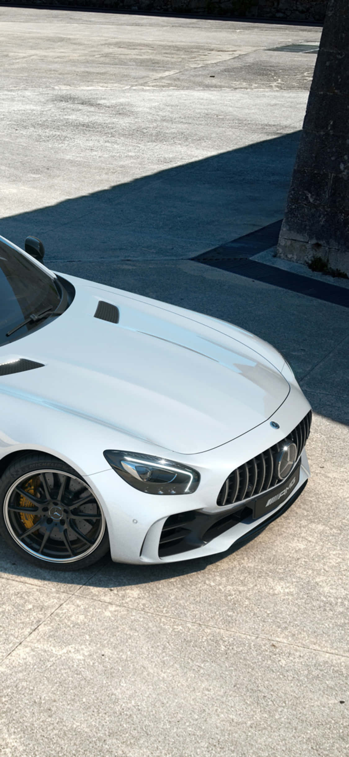 Вид спереди сверху белый фон Mercedes Amg для iPhone Xs Шпалери