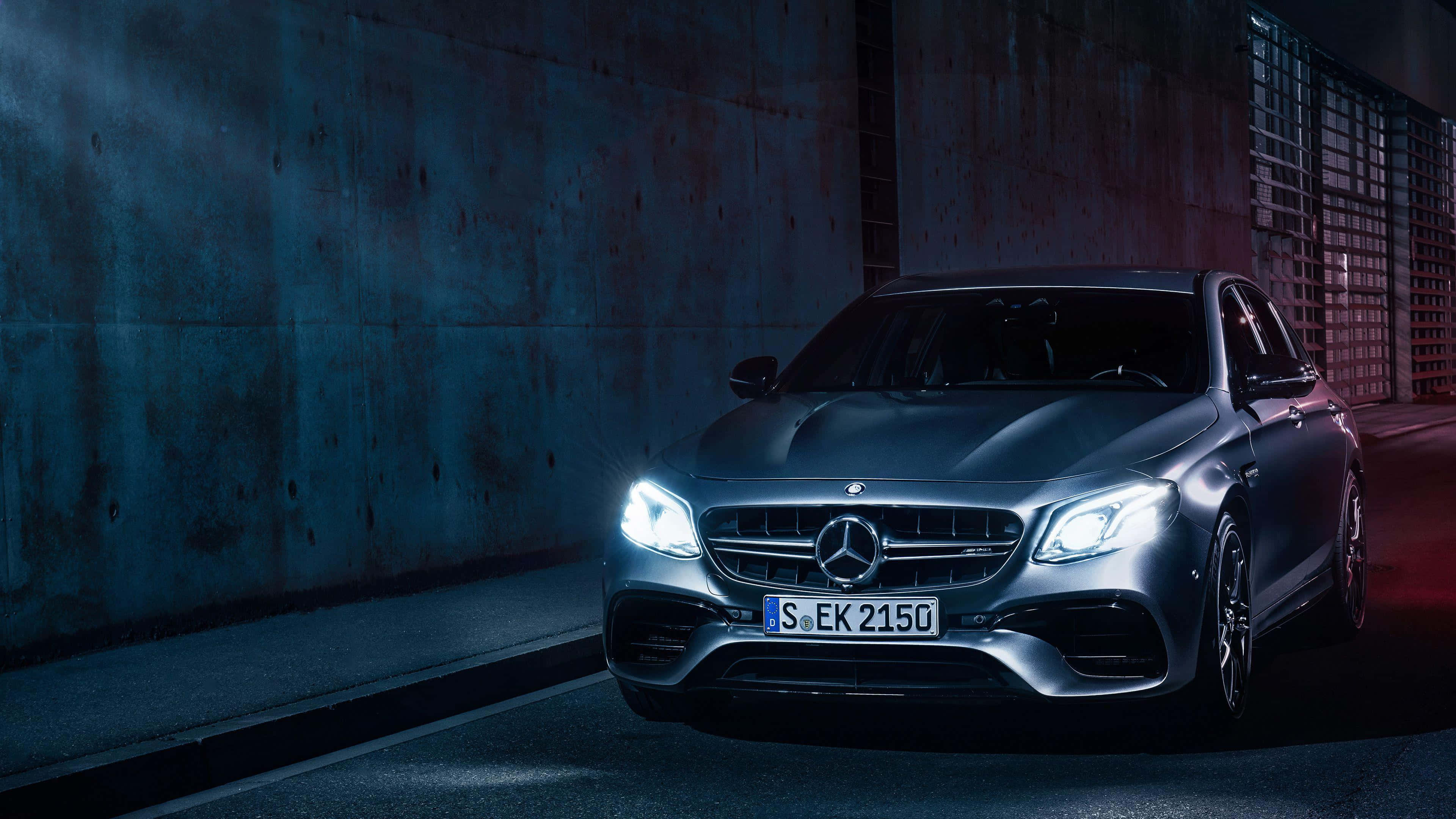 Mercedes-Benz AMG E-63 S 4K Шпалери