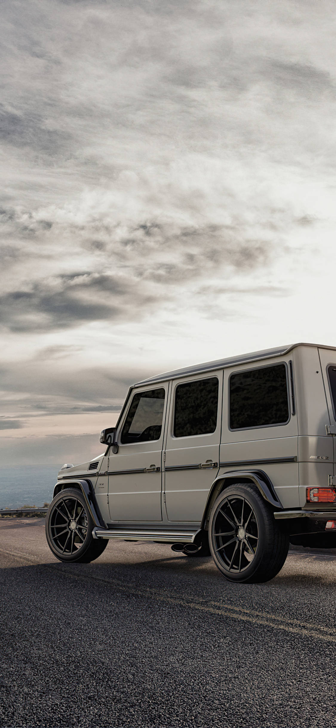 Mercedes Benz белый внедорожник iPhone Шпалери