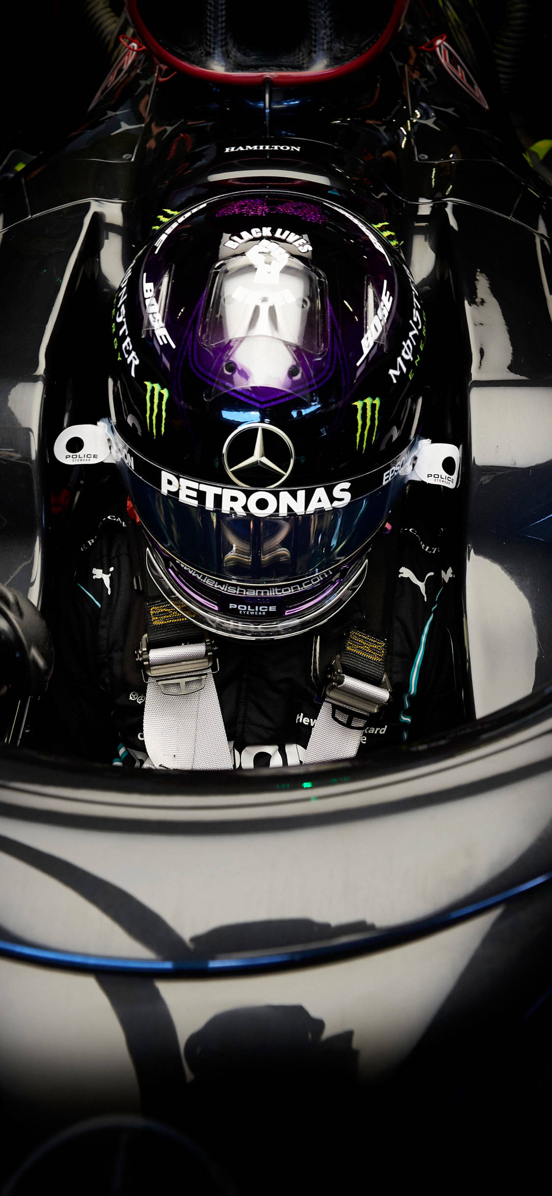 Повысьте свою скорость с Mercedes F1 и iPhone! Шпалери