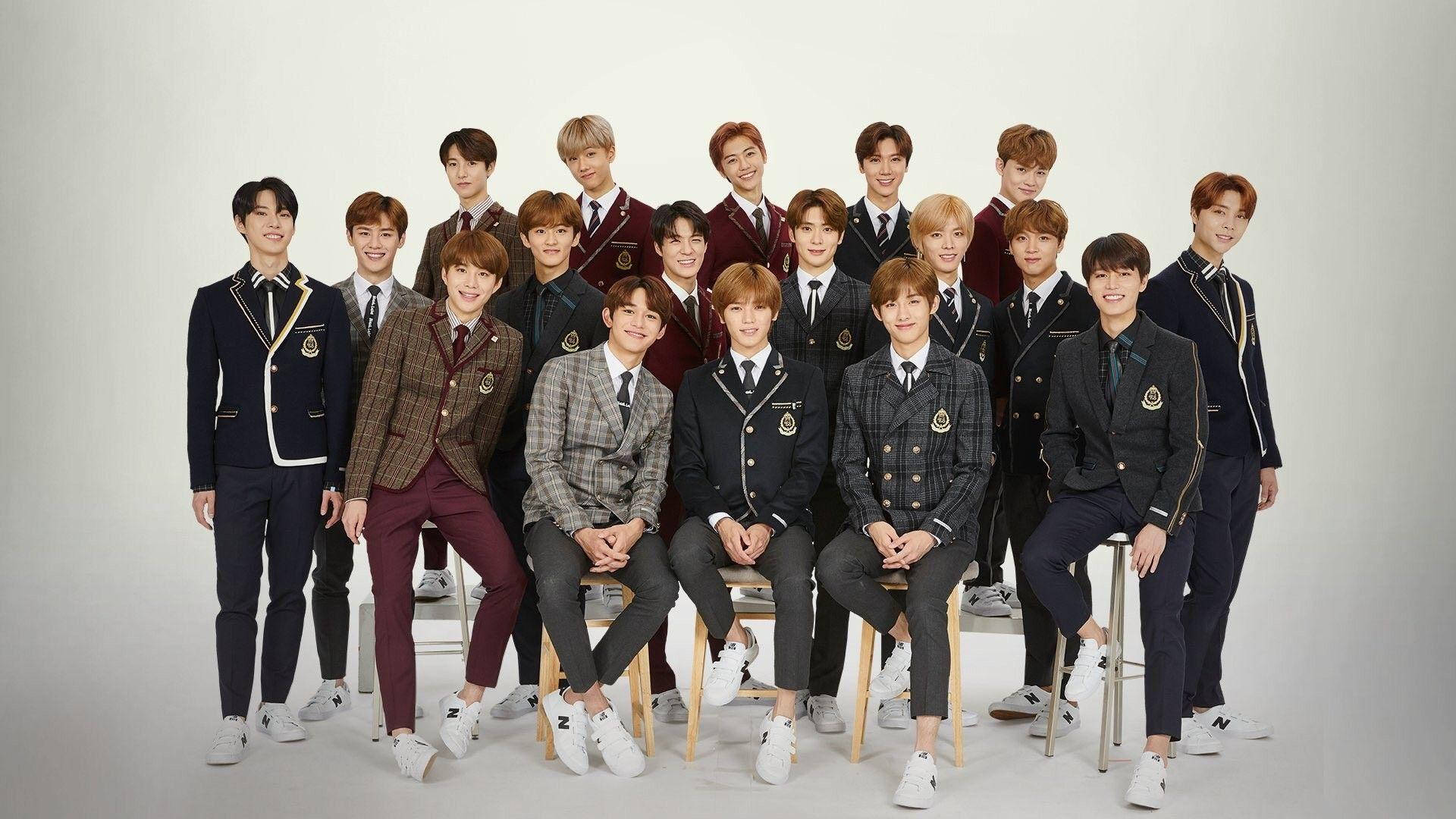 NCT у шкільній формі для комп'ютера Шпалери