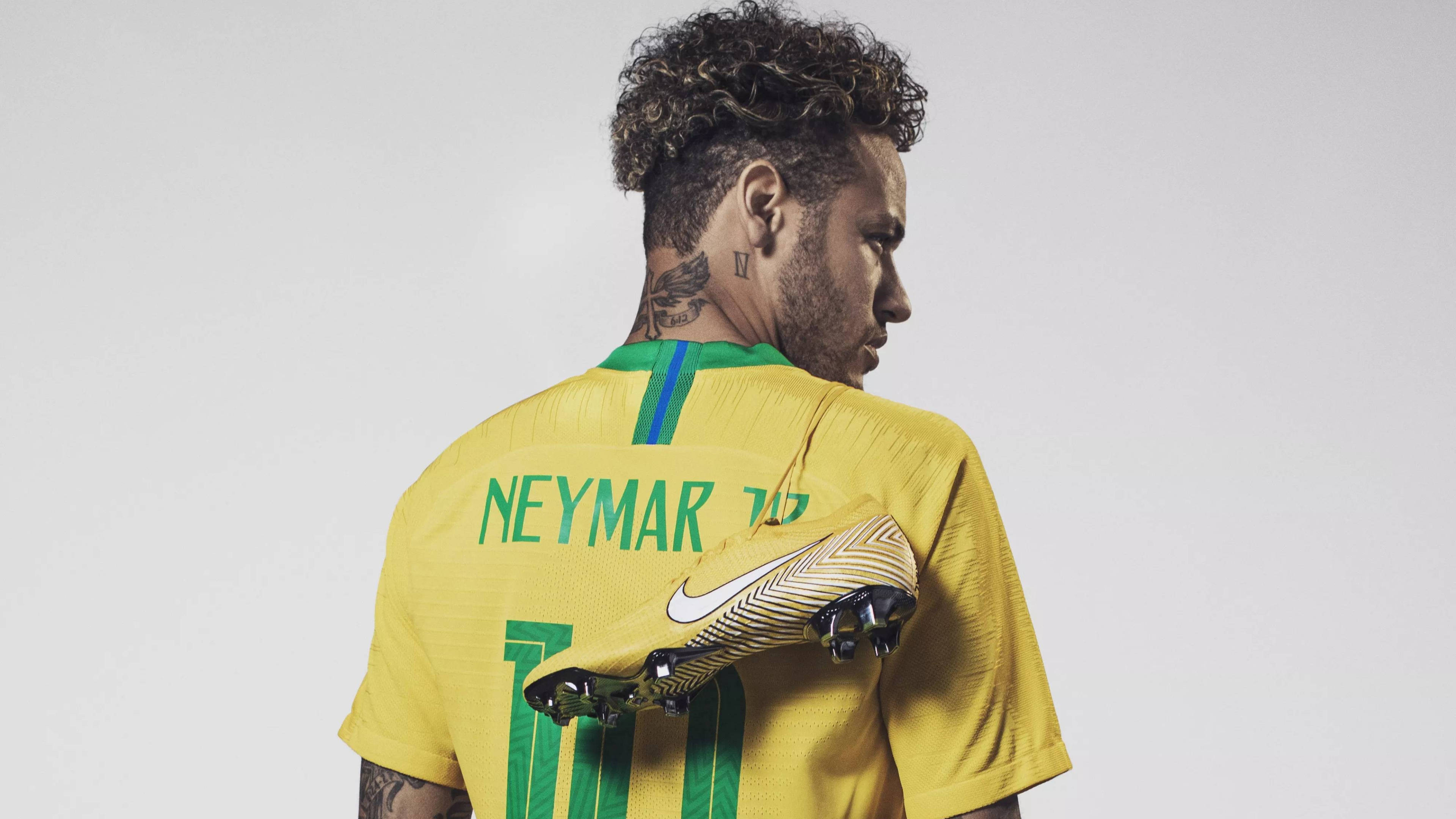 Жовтий кросівок Nike від Неймара 4K Шпалери