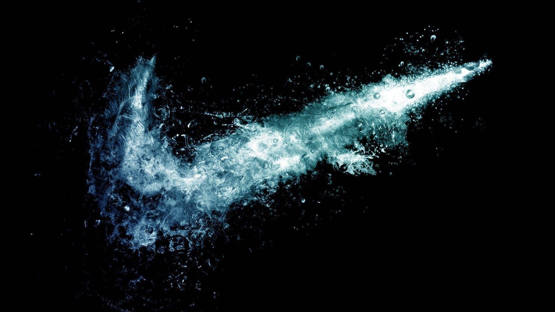 Класний водяний сплеск Nike Шпалери