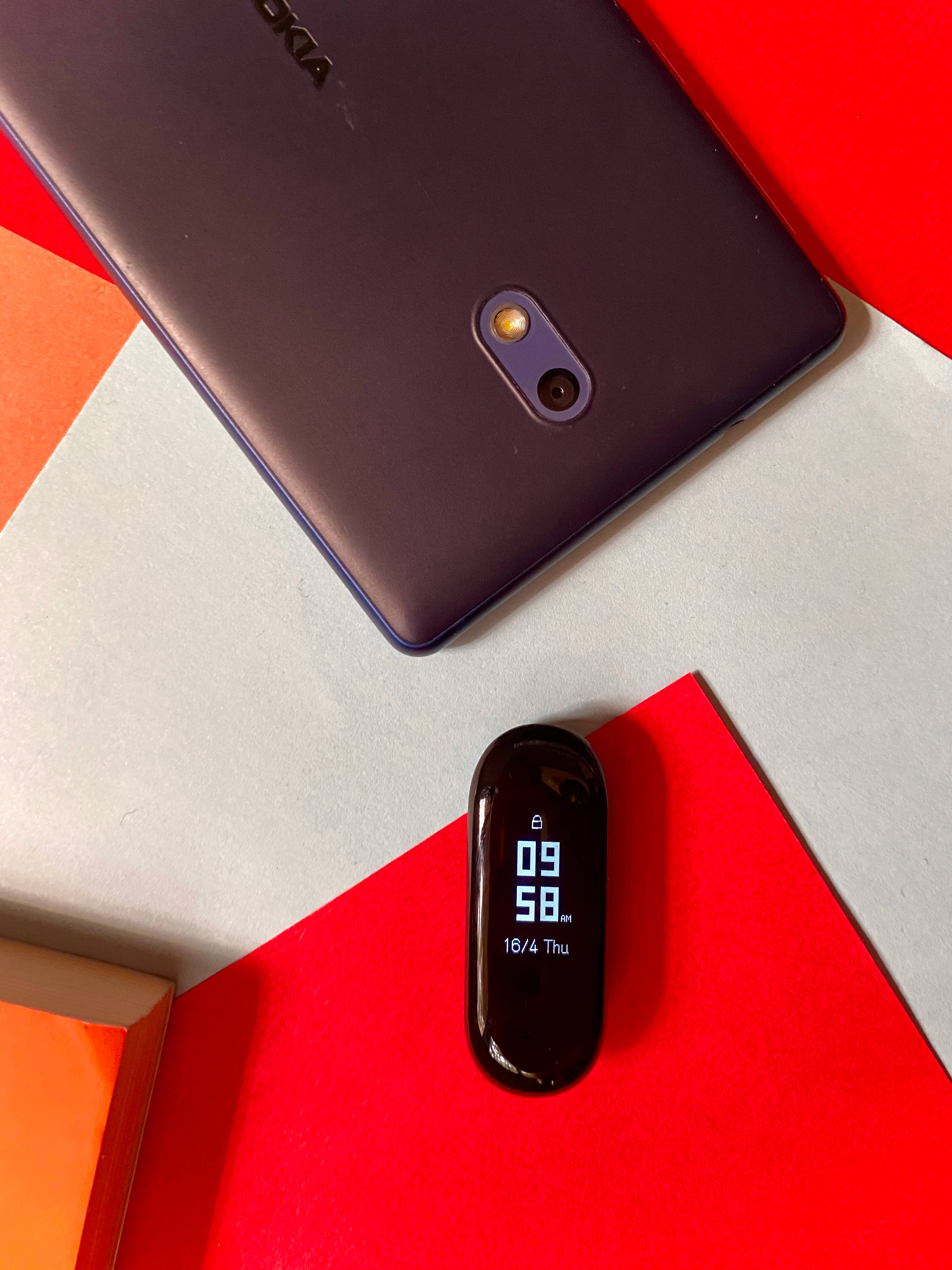 Nokia 3 и Xiaomi Band Шпалери