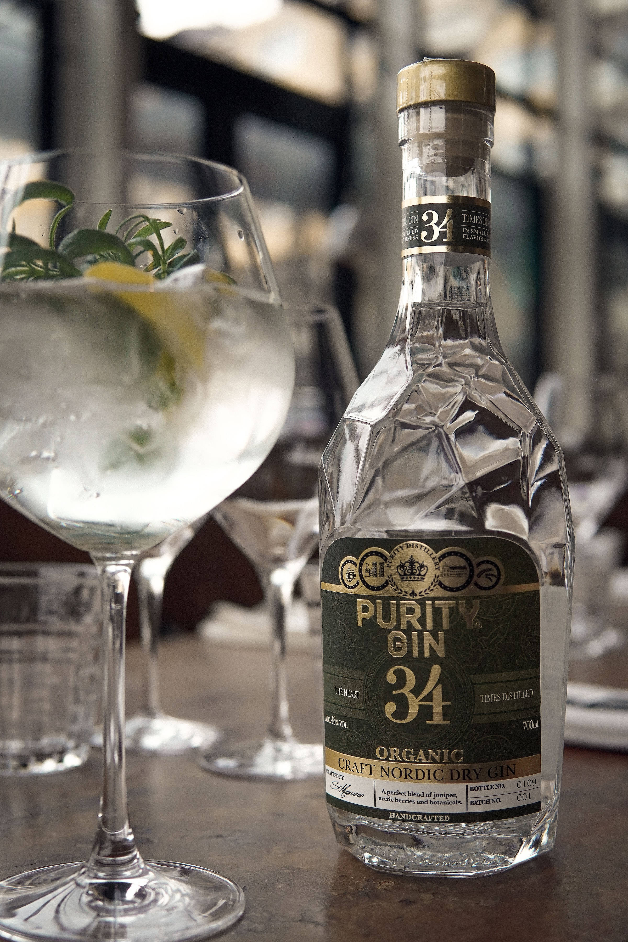 Purity Gin Шпалери