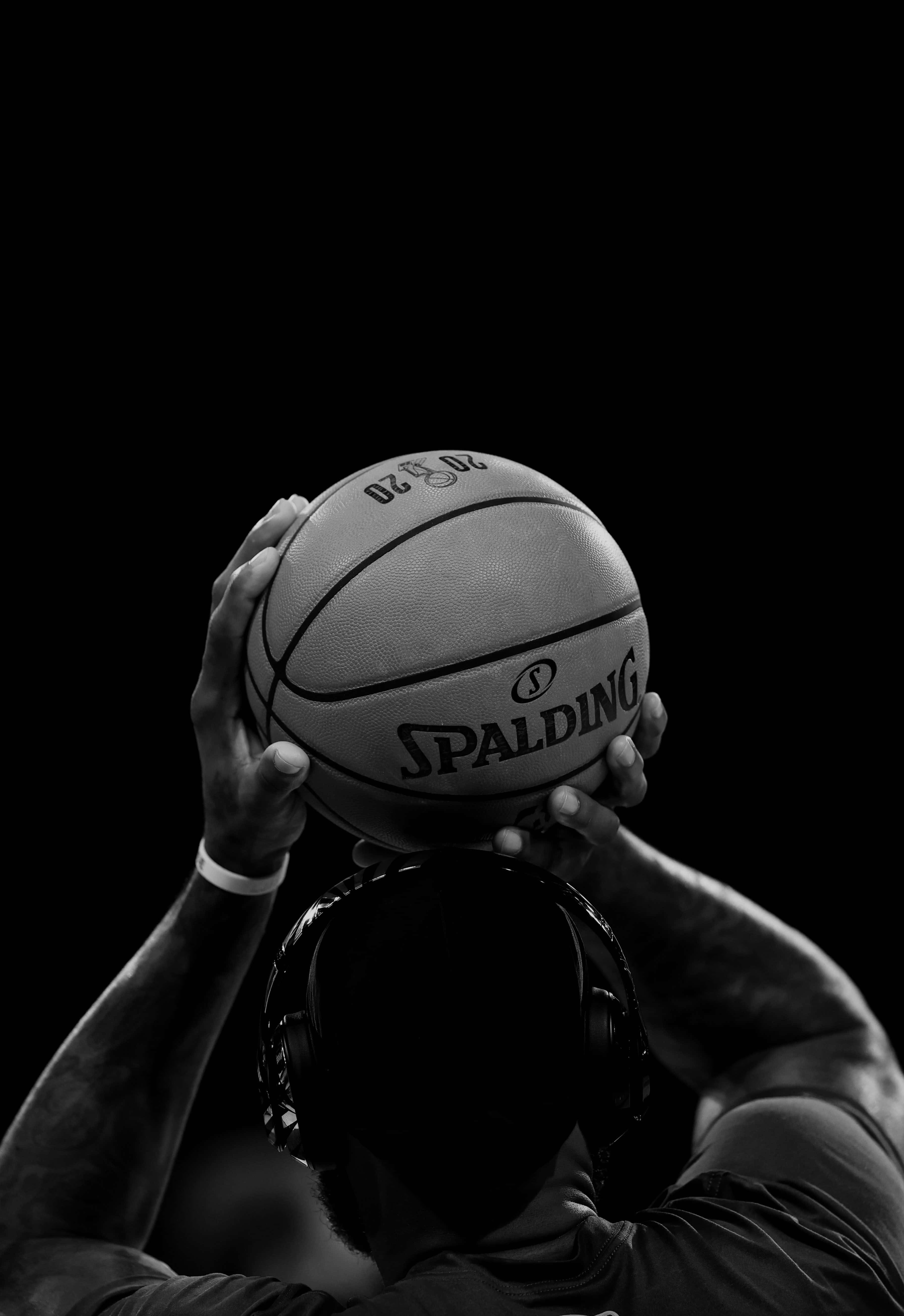 Постер чорного баскетбольного м'яча Spalding Шпалери
