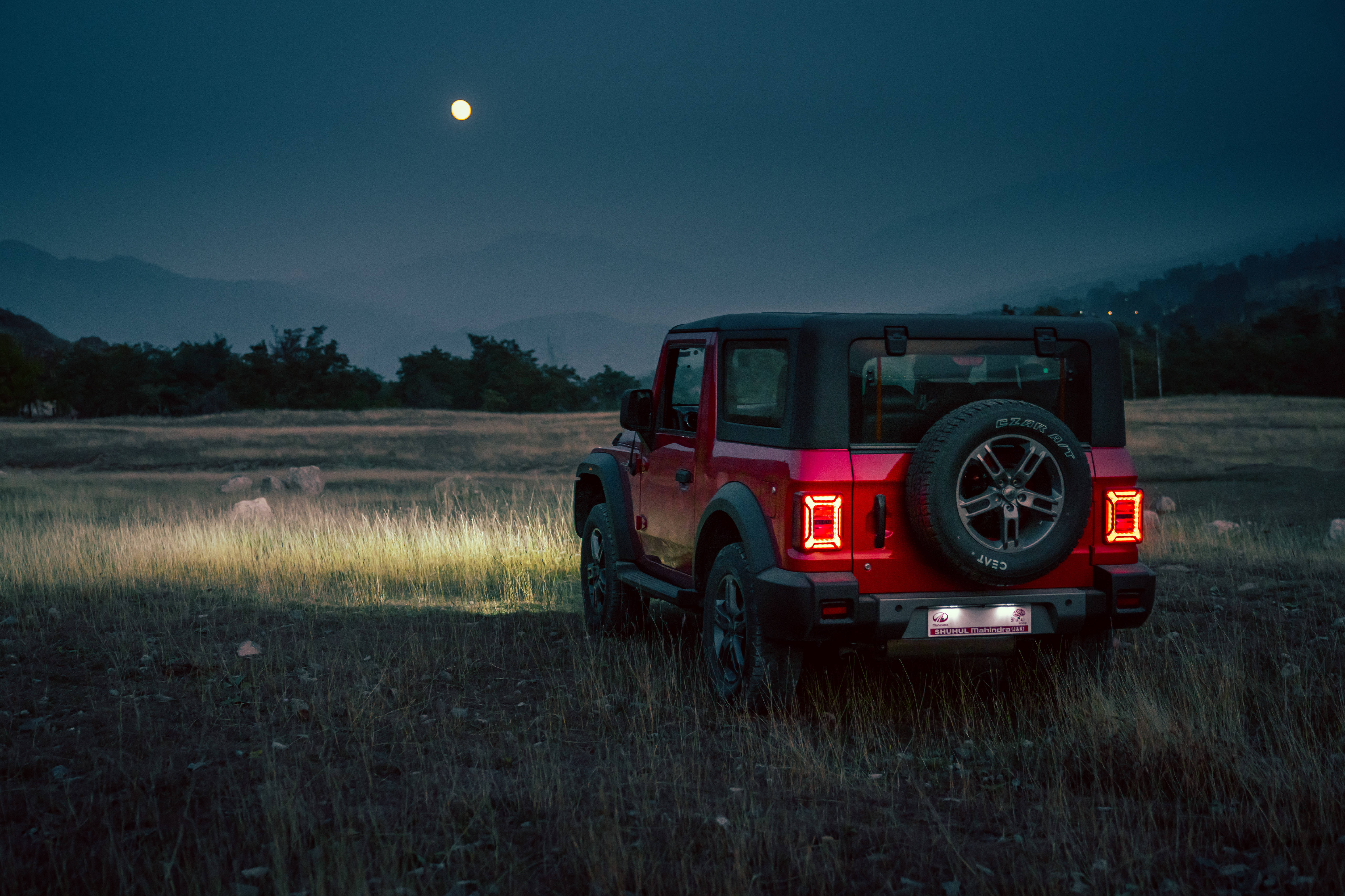 Повний місяць над червоним Thar 4K Шпалери