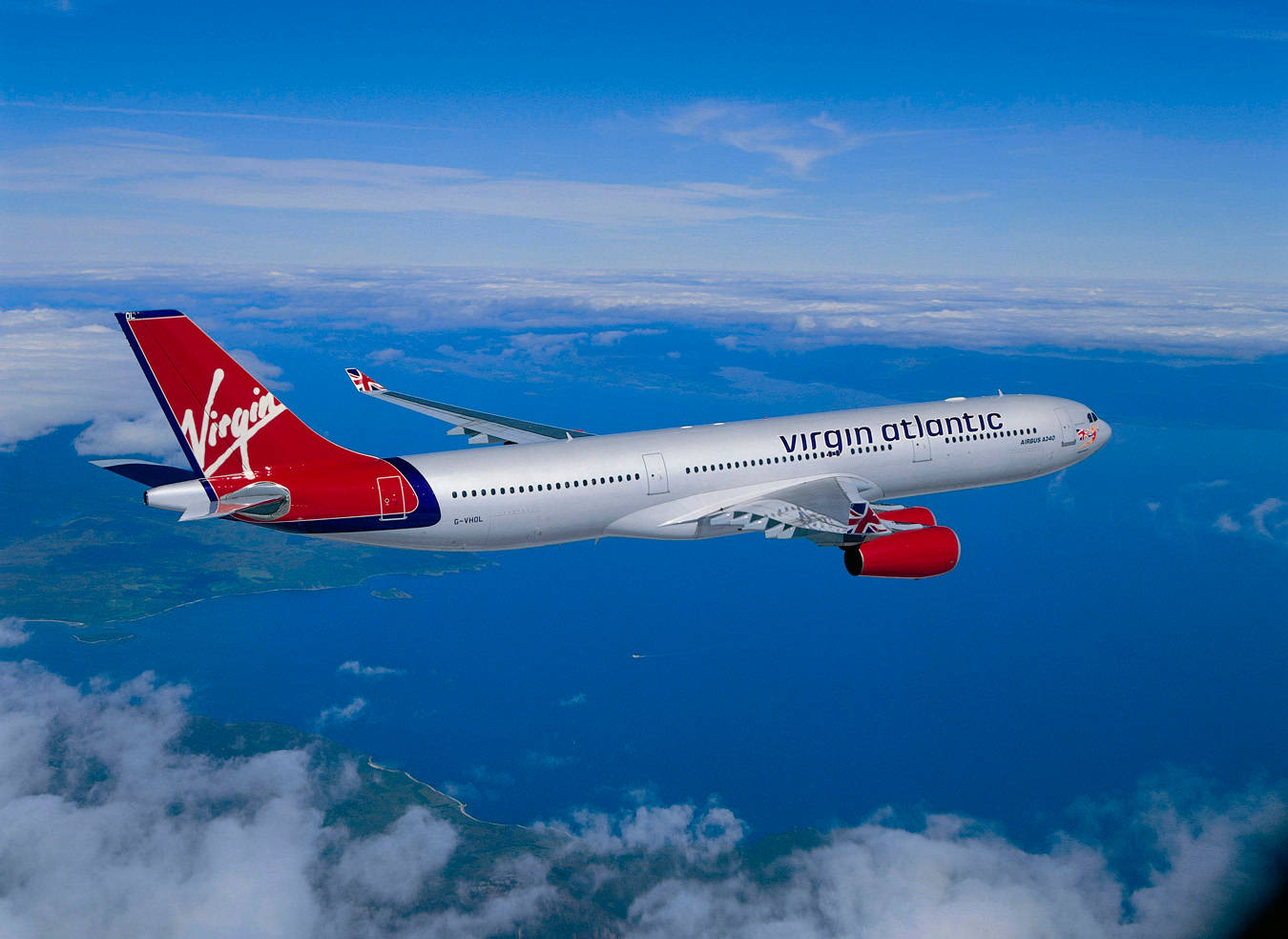 Взліт літака Virgin Atlantic Шпалери