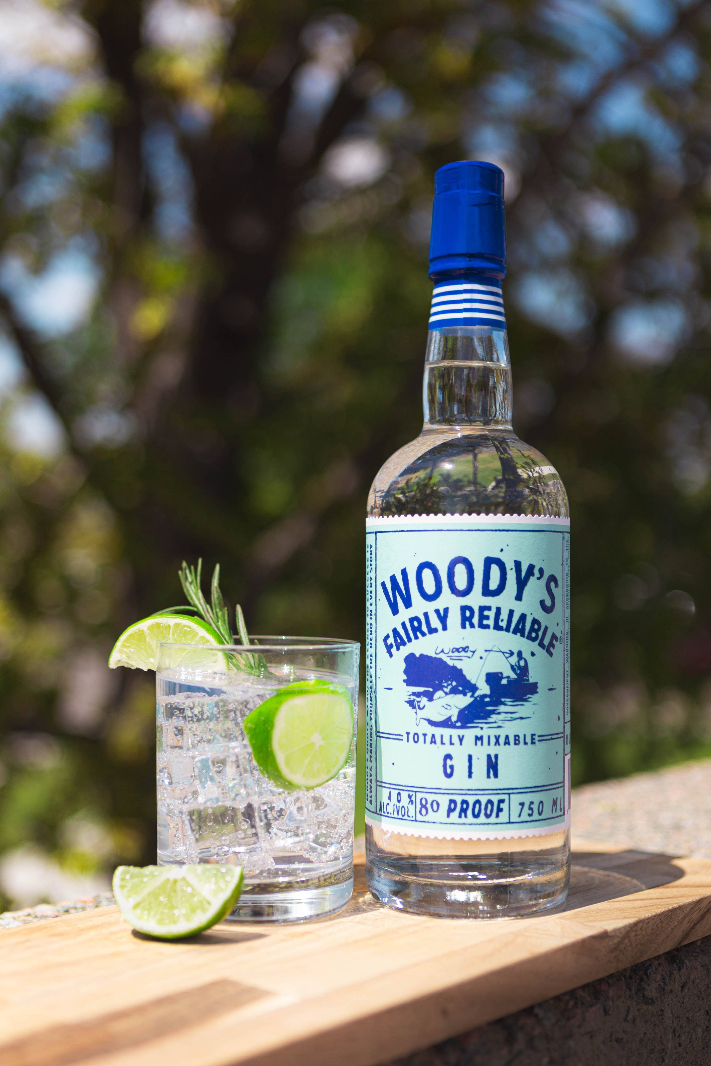 Woody’s Gin Шпалери