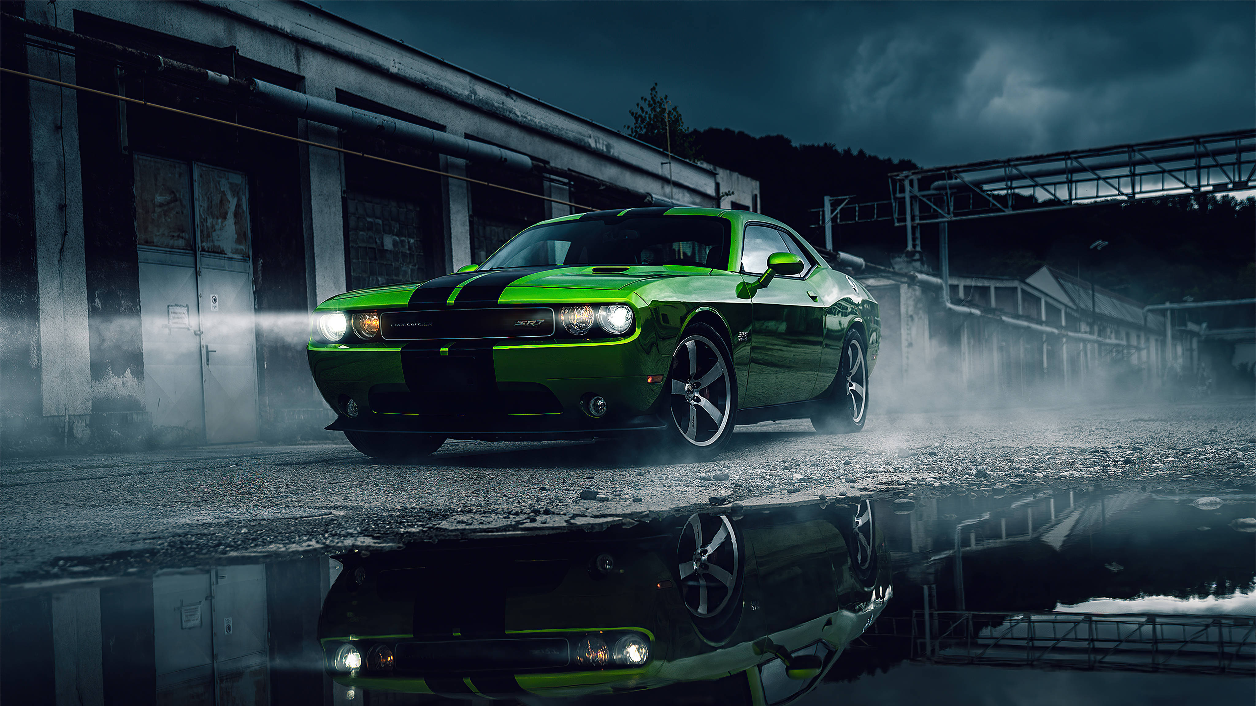 Величний Dodge Challenger Demon у соковитому зеленому кольорі, що сяє у роздільній здатності 4K Шпалери