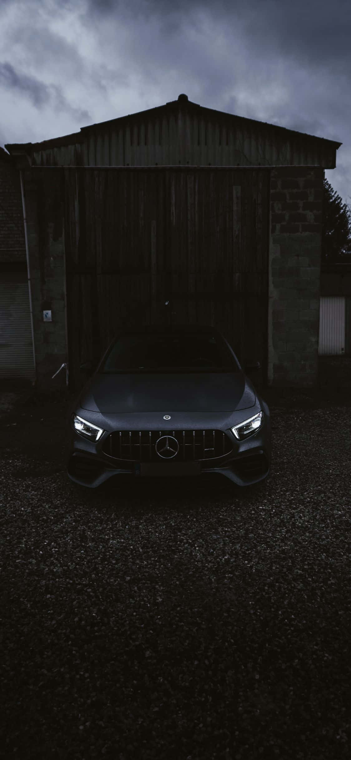 Вид спереди чёрный iPhone Xs Mercedes Amg фон Шпалери