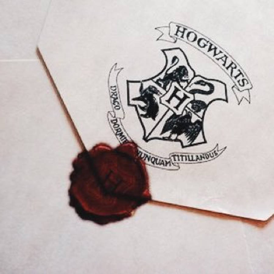 Естетичний конверт Гоґвортсу з червоною печаткою від HP Шпалери