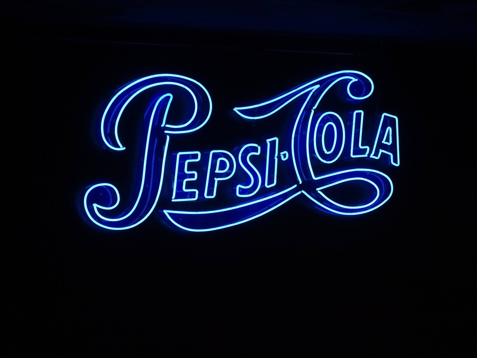 Шпалери для ноутбука з естетичним неоновим написом Pepsi Cola