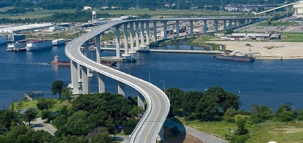 Захватывающий вид на мост Саут-Норфолк Джордан в Чесапике Шпалери