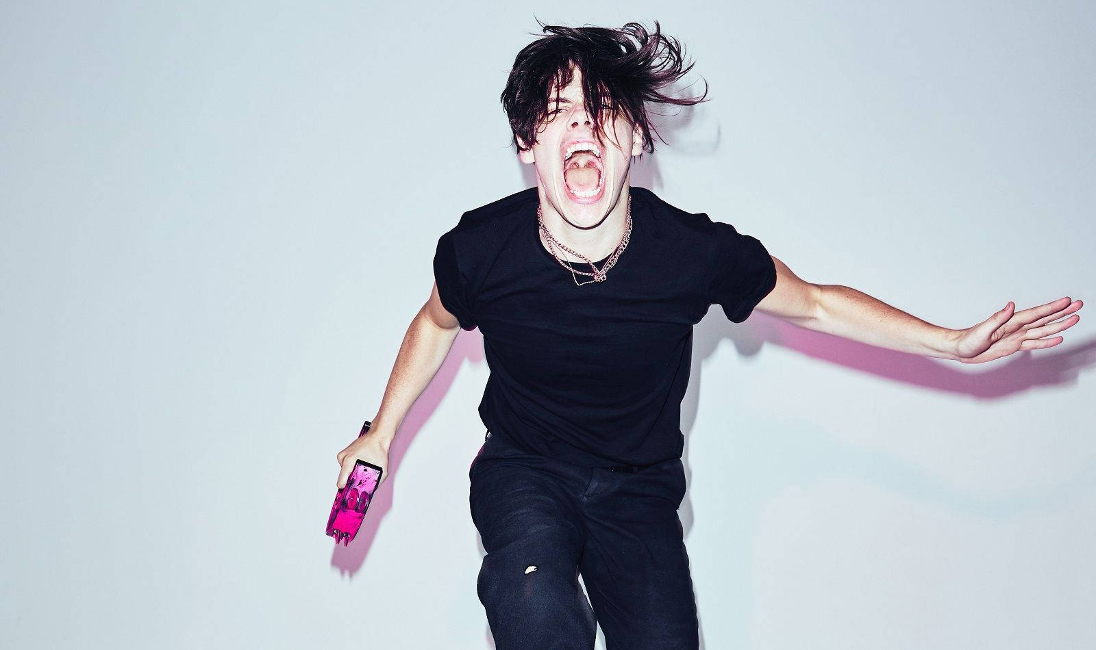 Кричащий Yungblud Шпалери