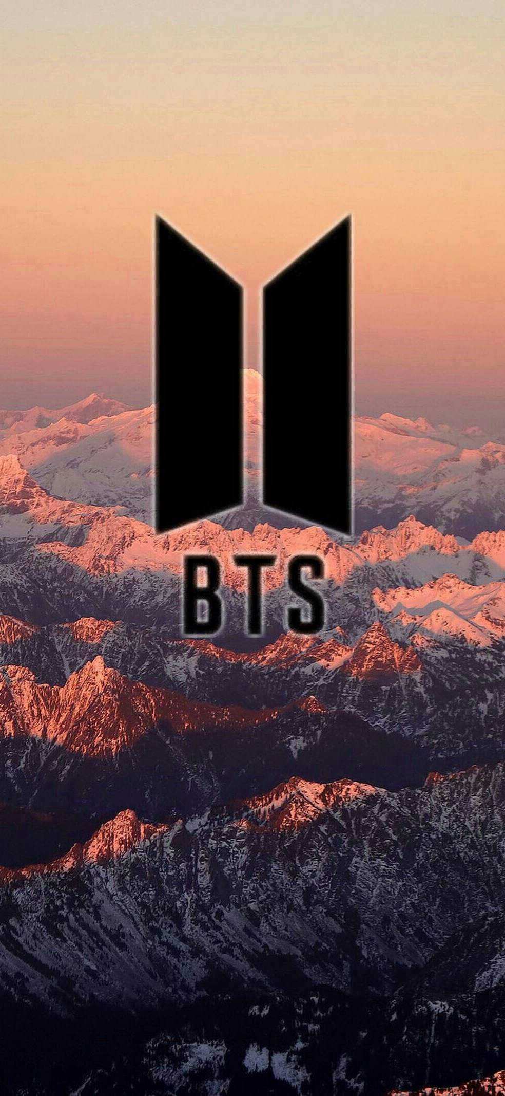 Логотип BTS на естетичній горі Шпалери