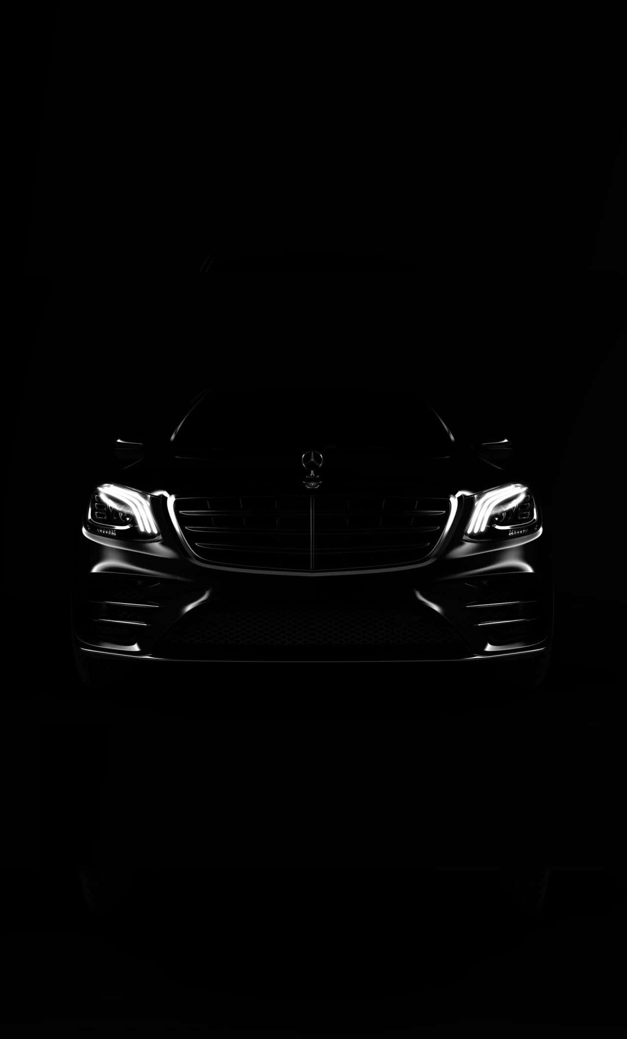 Лучший фон Mercedes: весь черный Mercedes в тени Шпалери