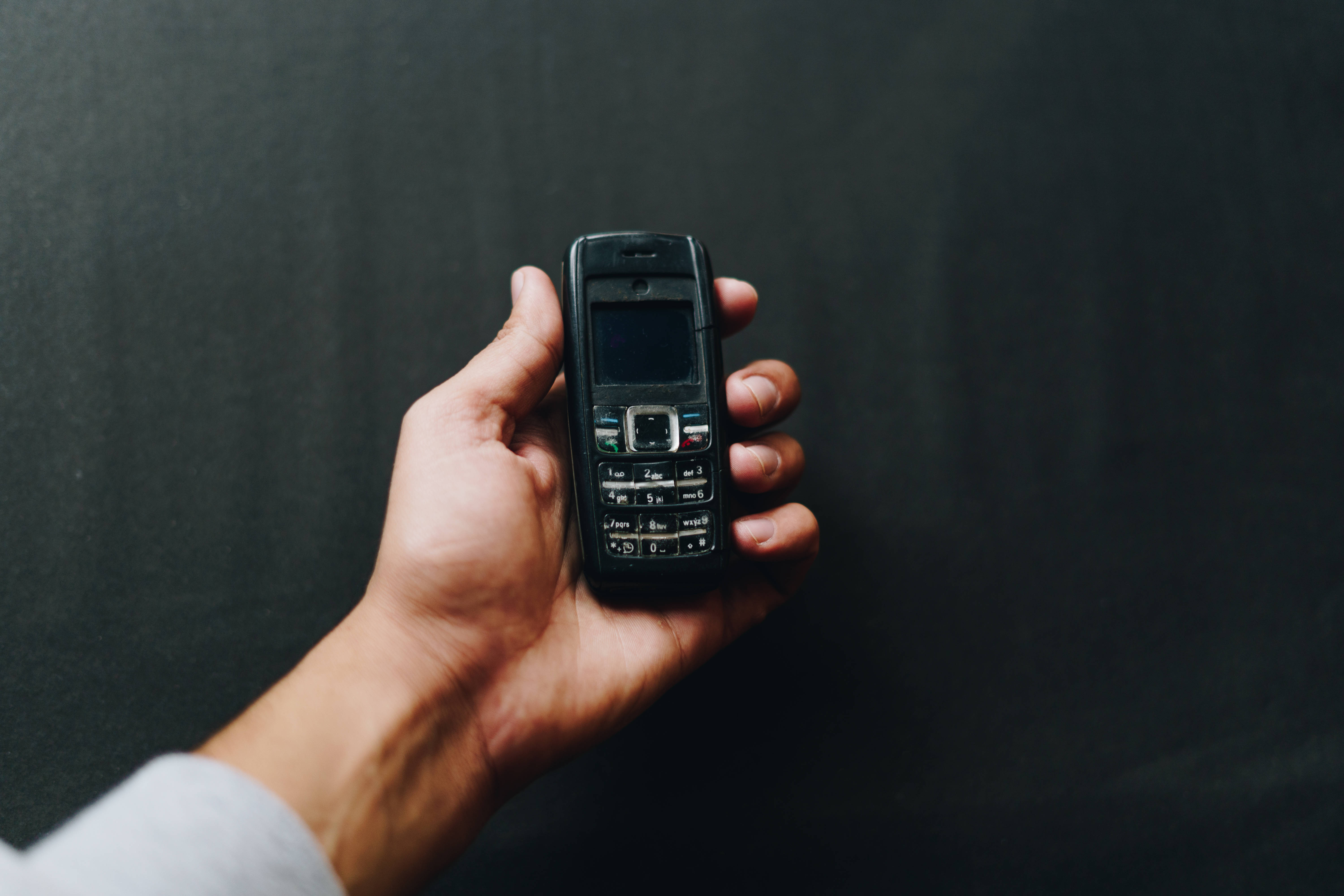 Мобильный телефон Nokia 1600 Шпалери