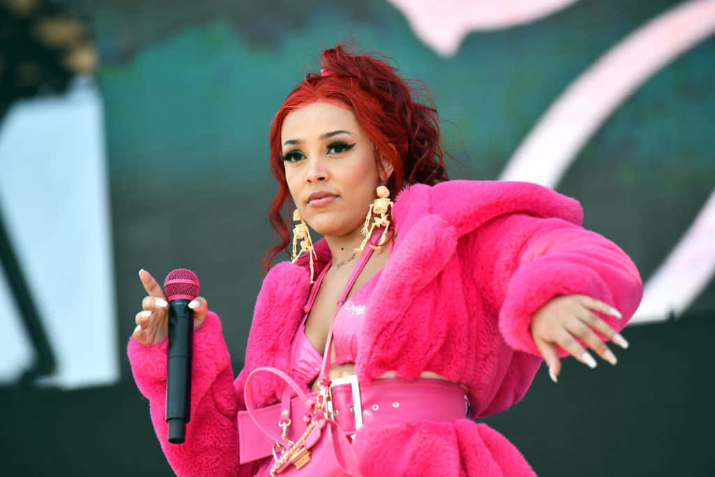 Музикантка Doja Cat у домашній студії Шпалери