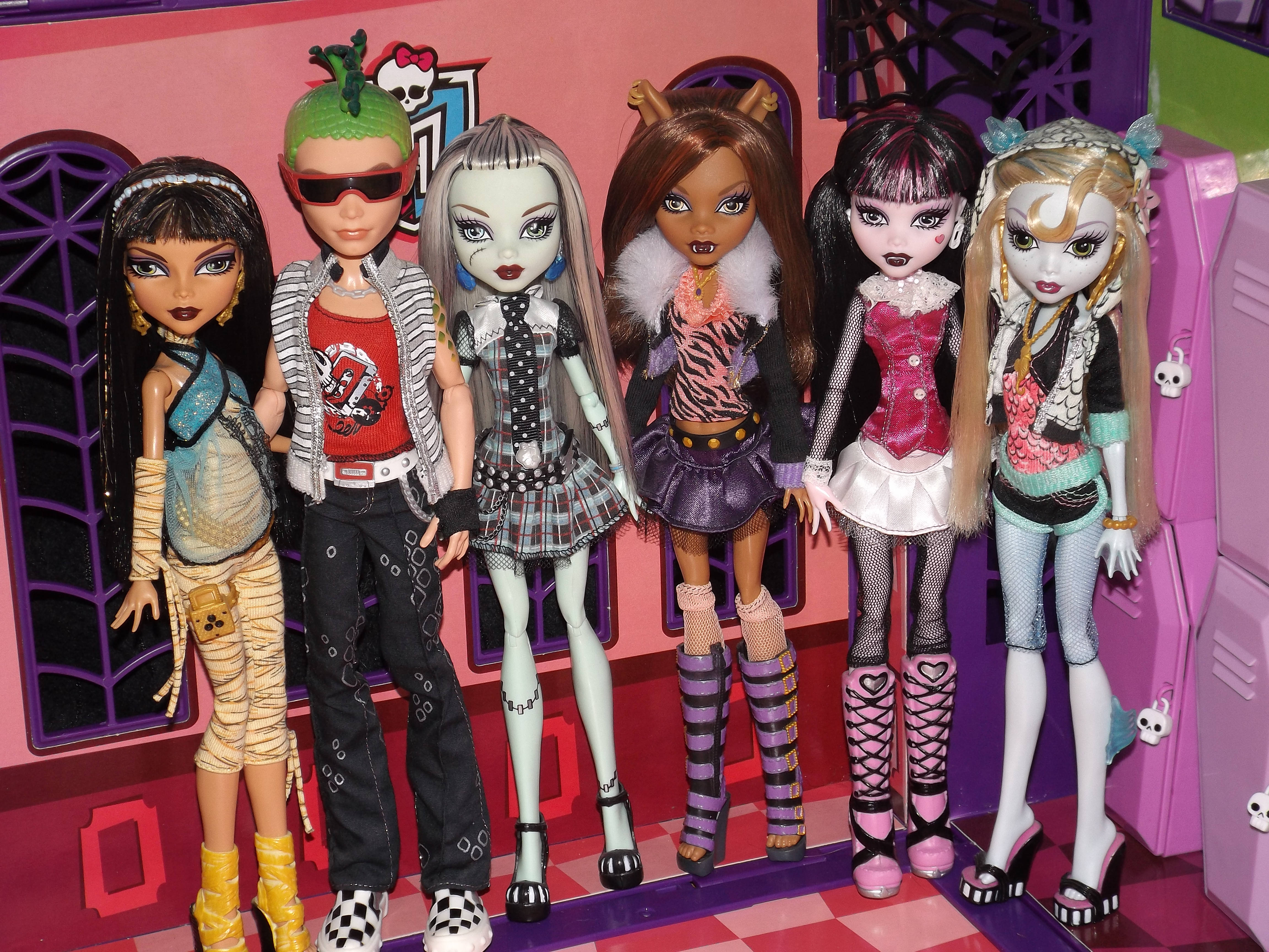 Нічний вихід у стилі Bratz у диско-клуб Шпалери