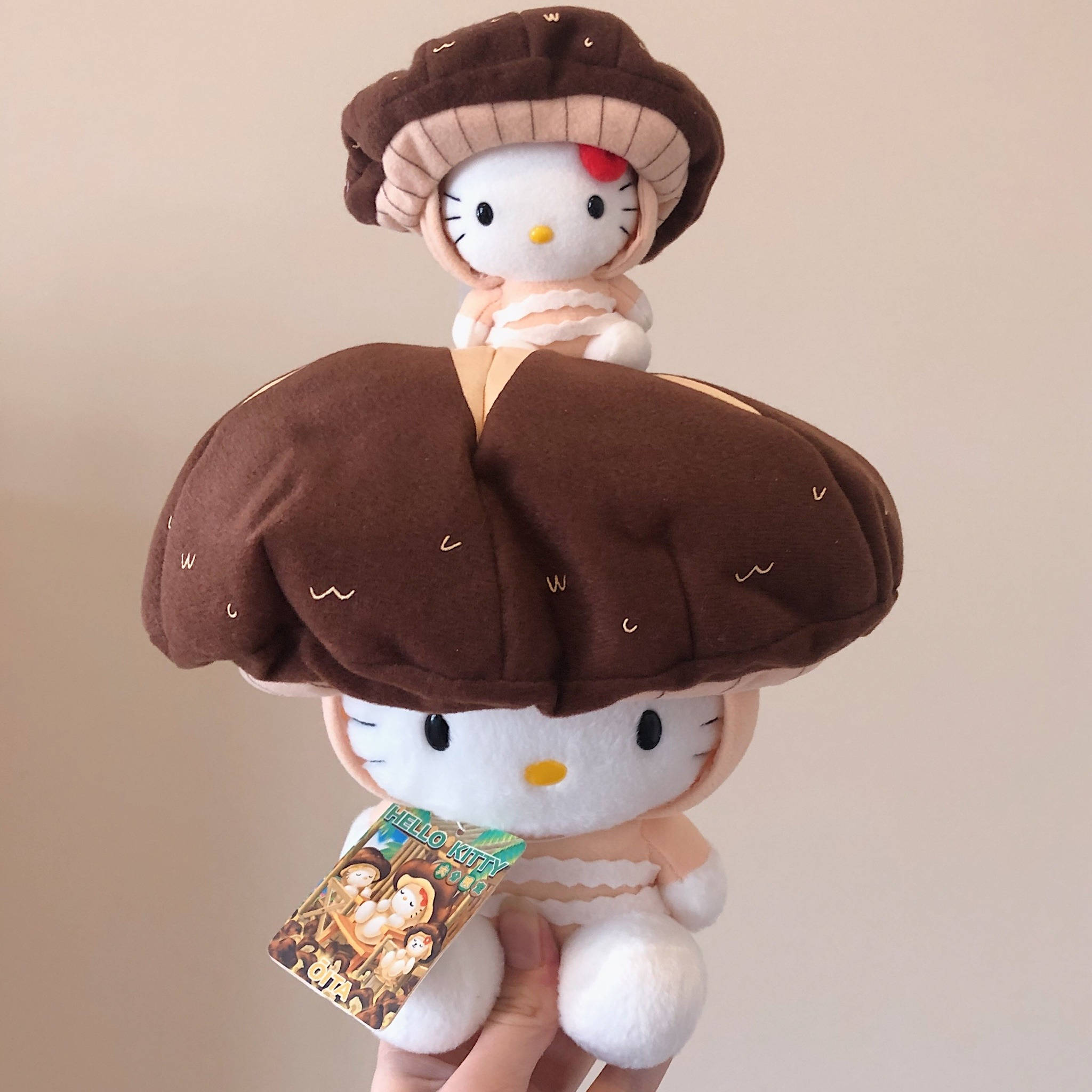 Плюшеві гриби Hello Kitty PFP Шпалери