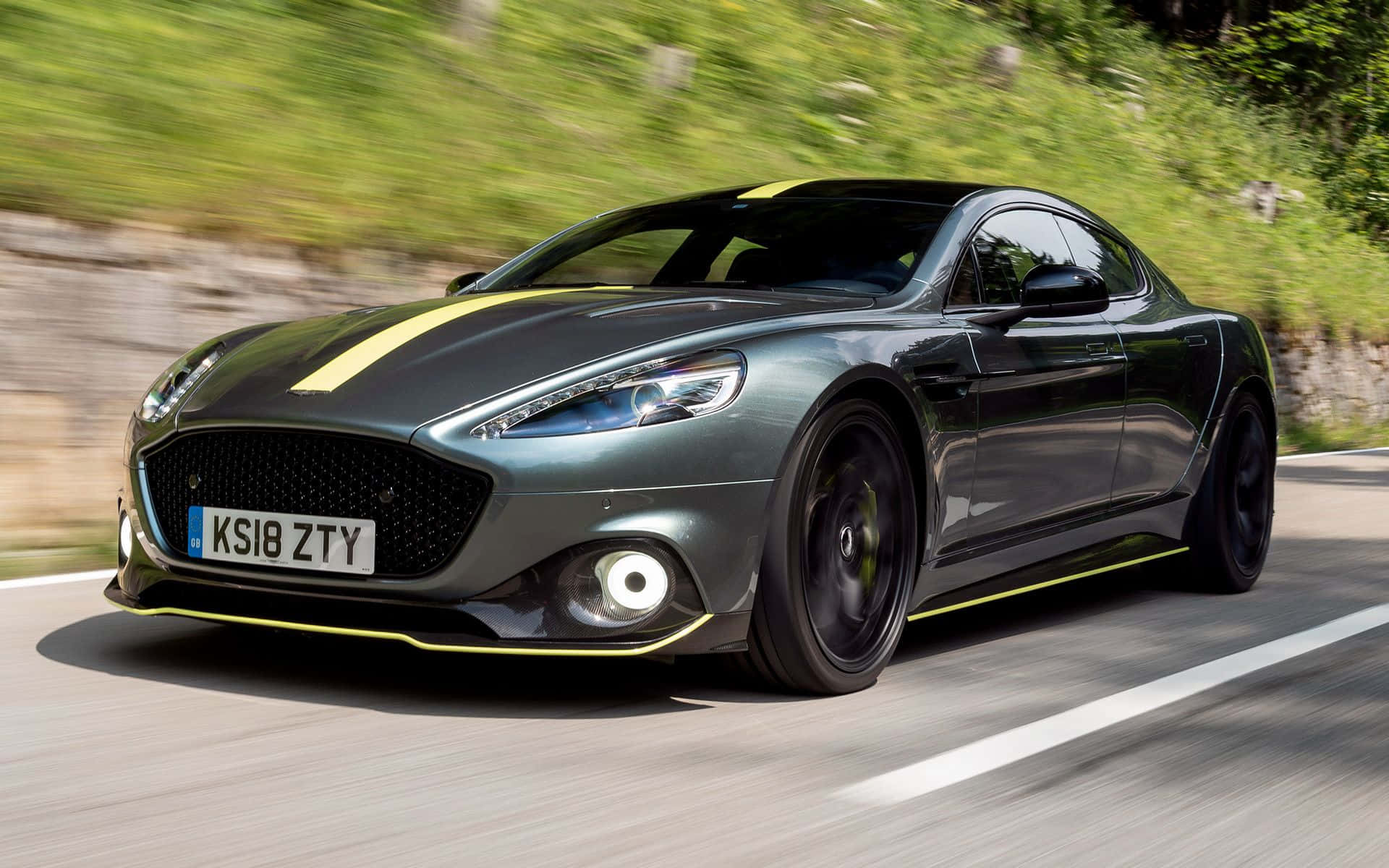 Подпись: Aston Martin Rapide S – Слияние мощи и роскоши Шпалери