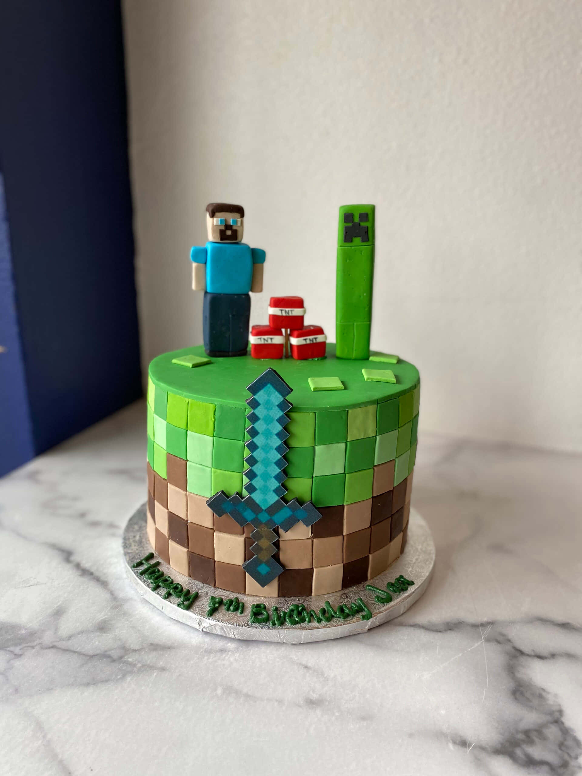Разнообразие уникальных тортов Minecraft для украшения любого праздника Шпалери