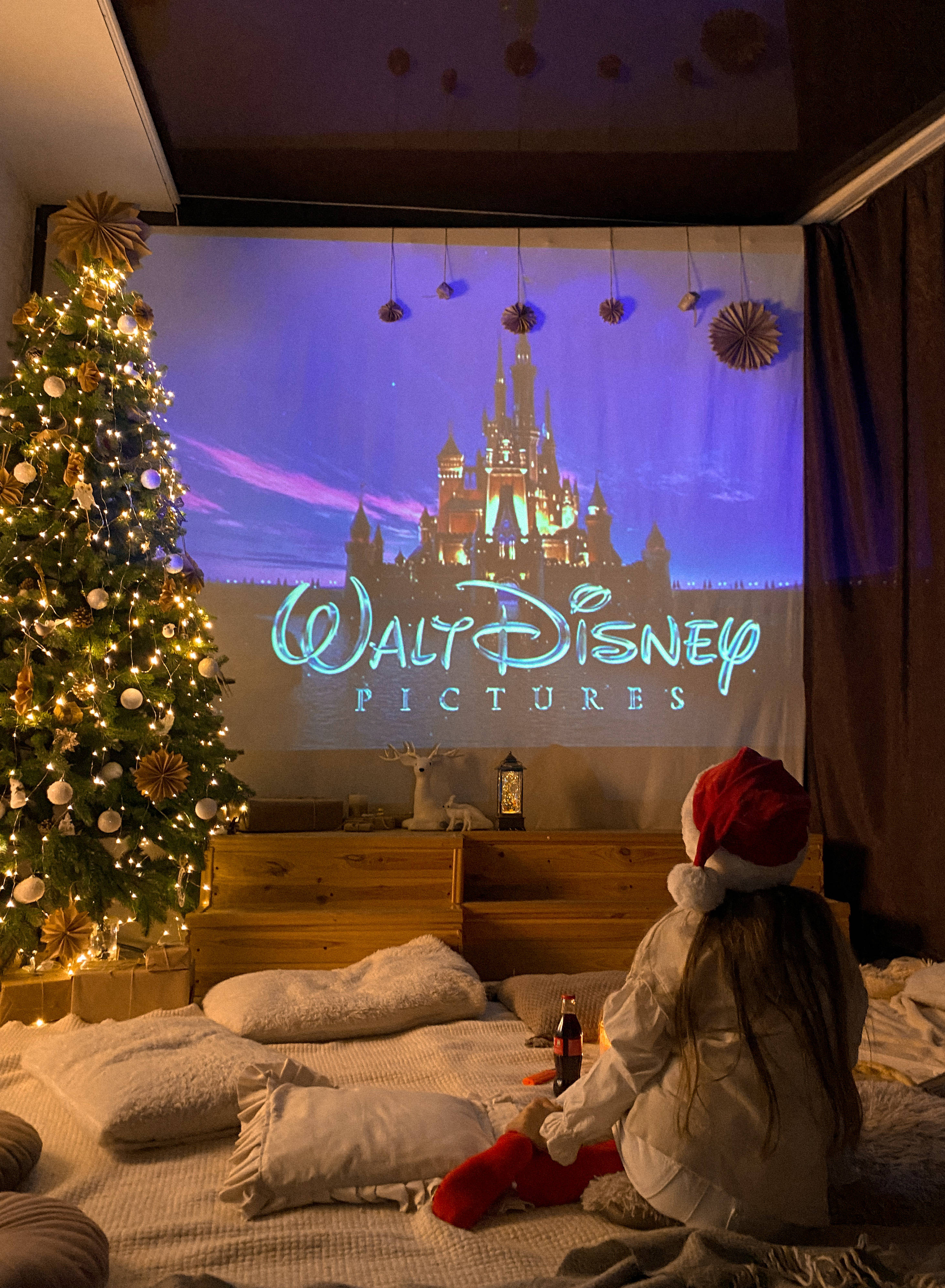 Різдвяний кіновечір від Disney Шпалери