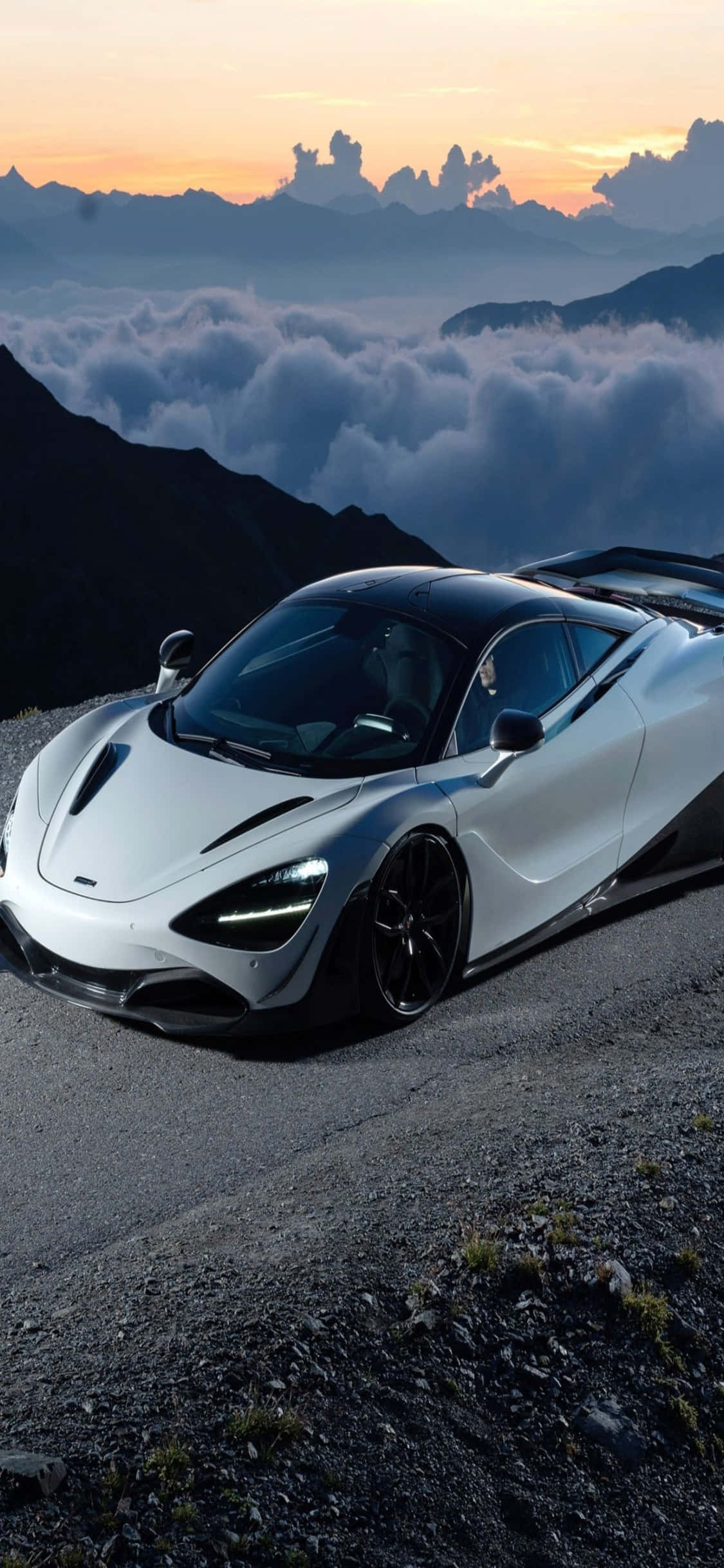 Самое быстрое сочетание технологий — iPhone Xs и McLaren 720s Шпалери