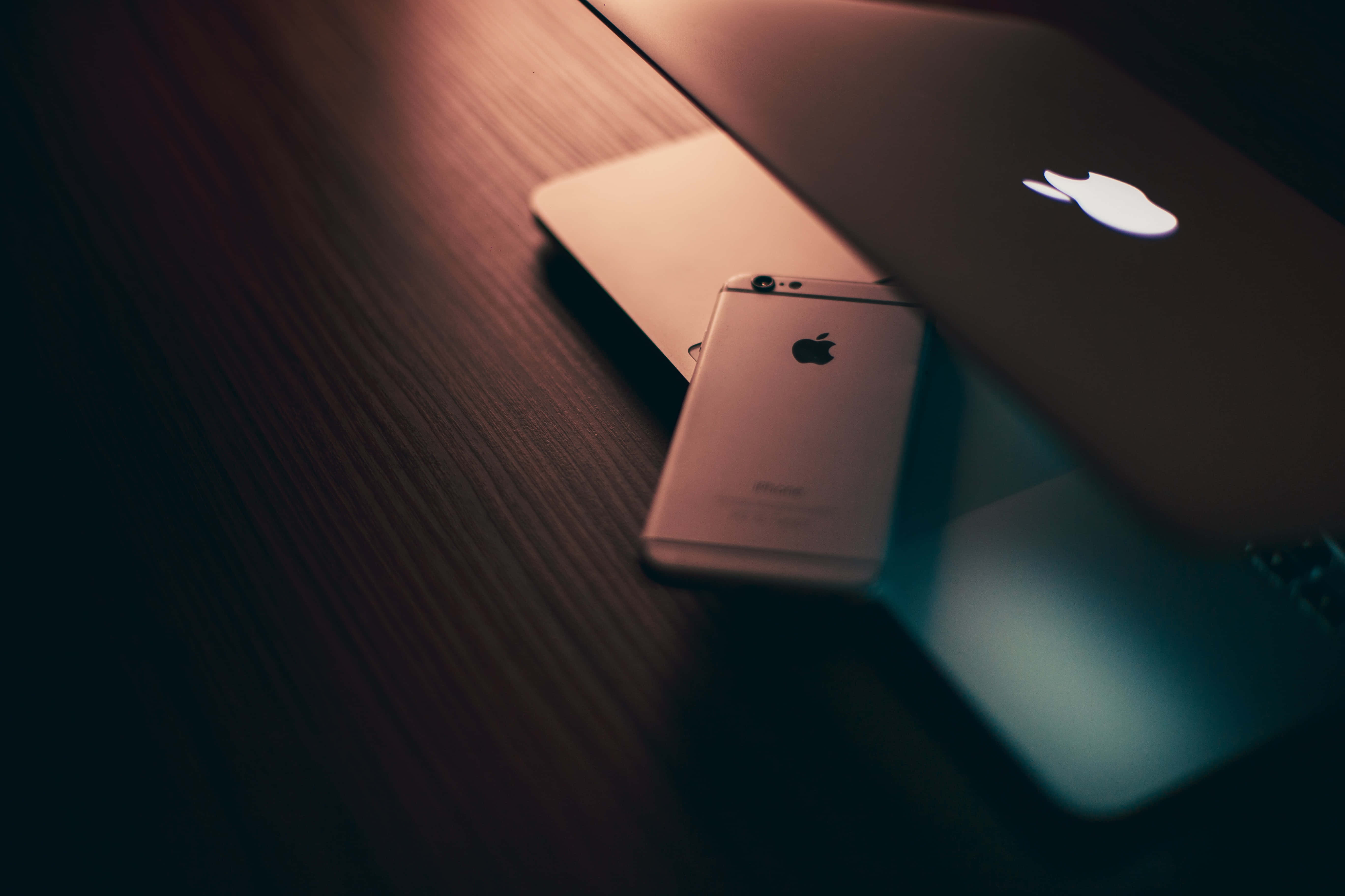 Стильний та сучасний Apple MacBook ноутбук Шпалери