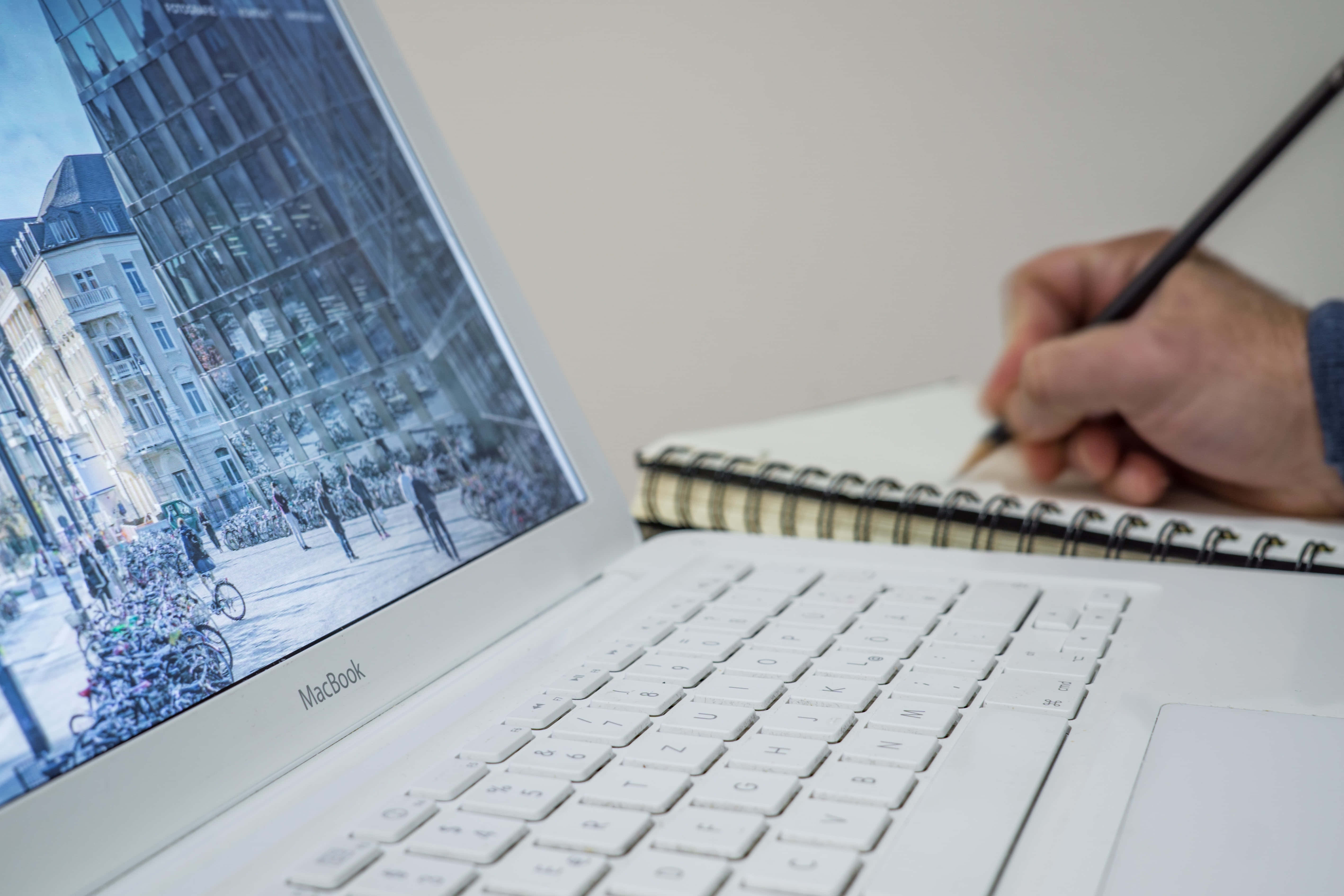 Стильний та сучасний Macbook Шпалери