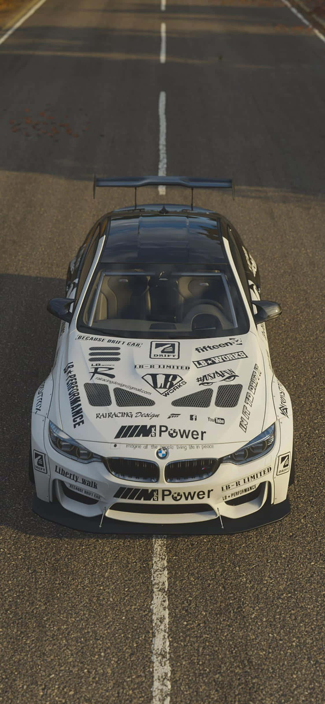 Сядьте за руль и нажмите на газ с iPhone Xs и Forza Horizon 4 Шпалери