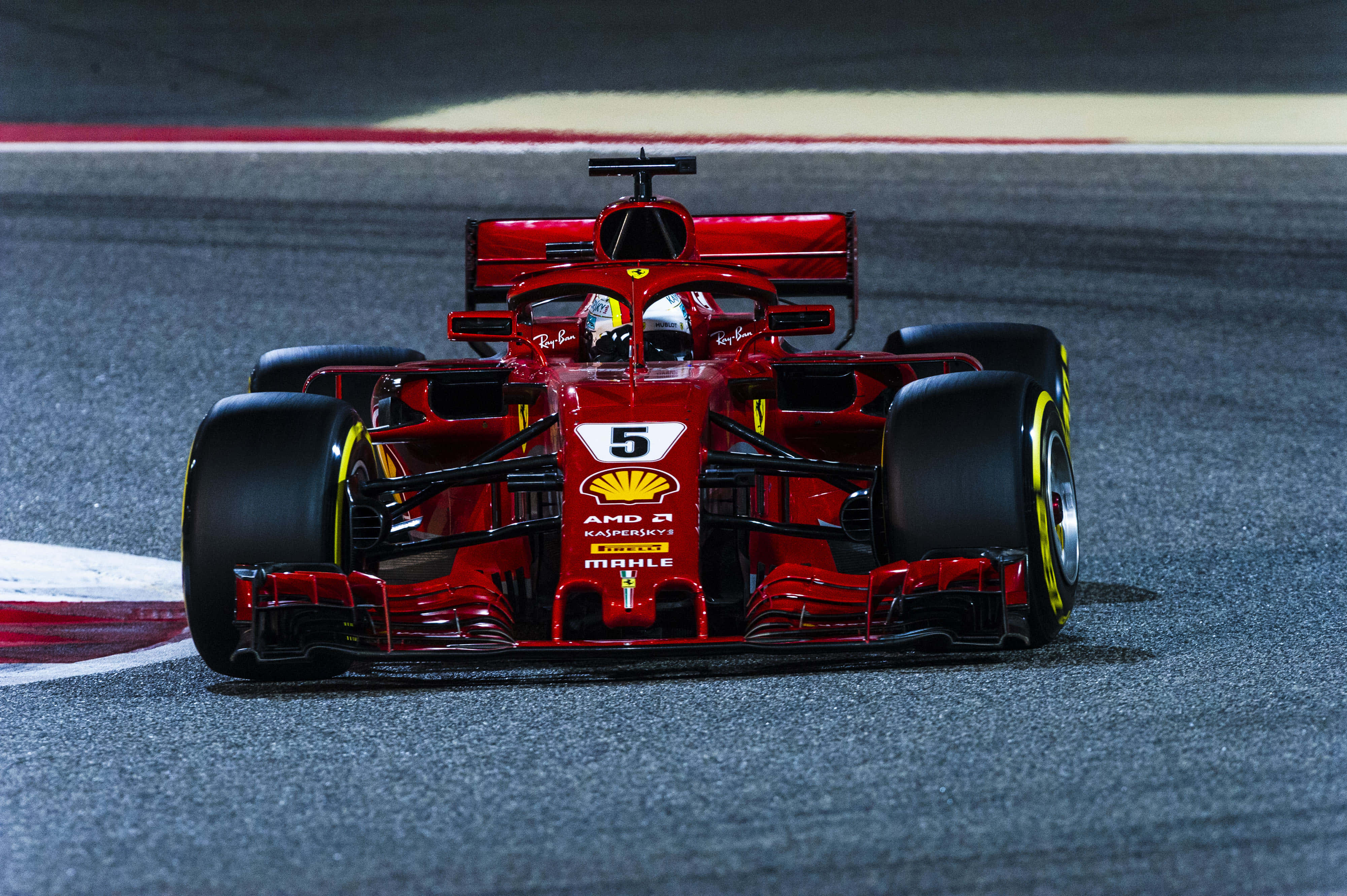 Фон Vettel Ferrari SF71H F1 2018 Шпалери