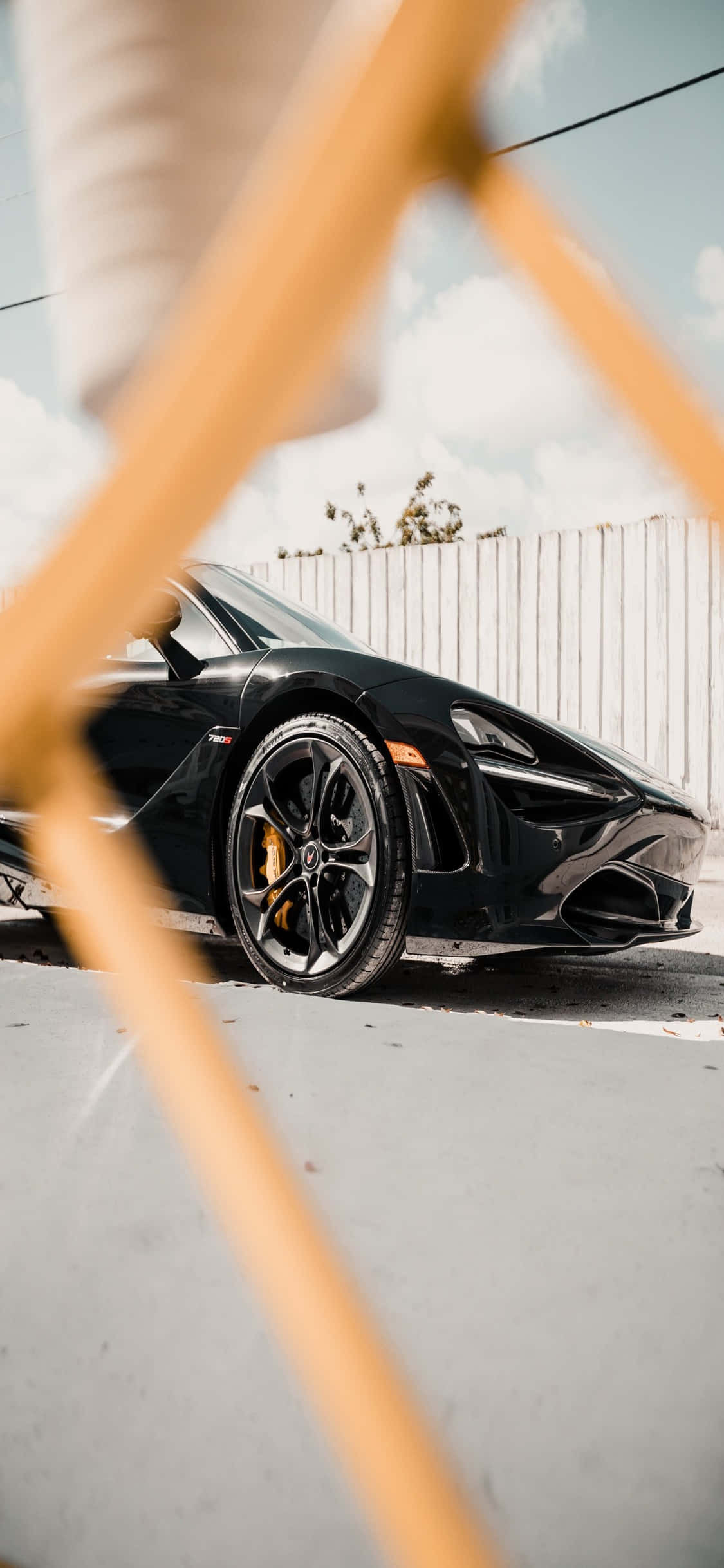 Фон для iPhone X с McLaren 720s в Майами Шпалери
