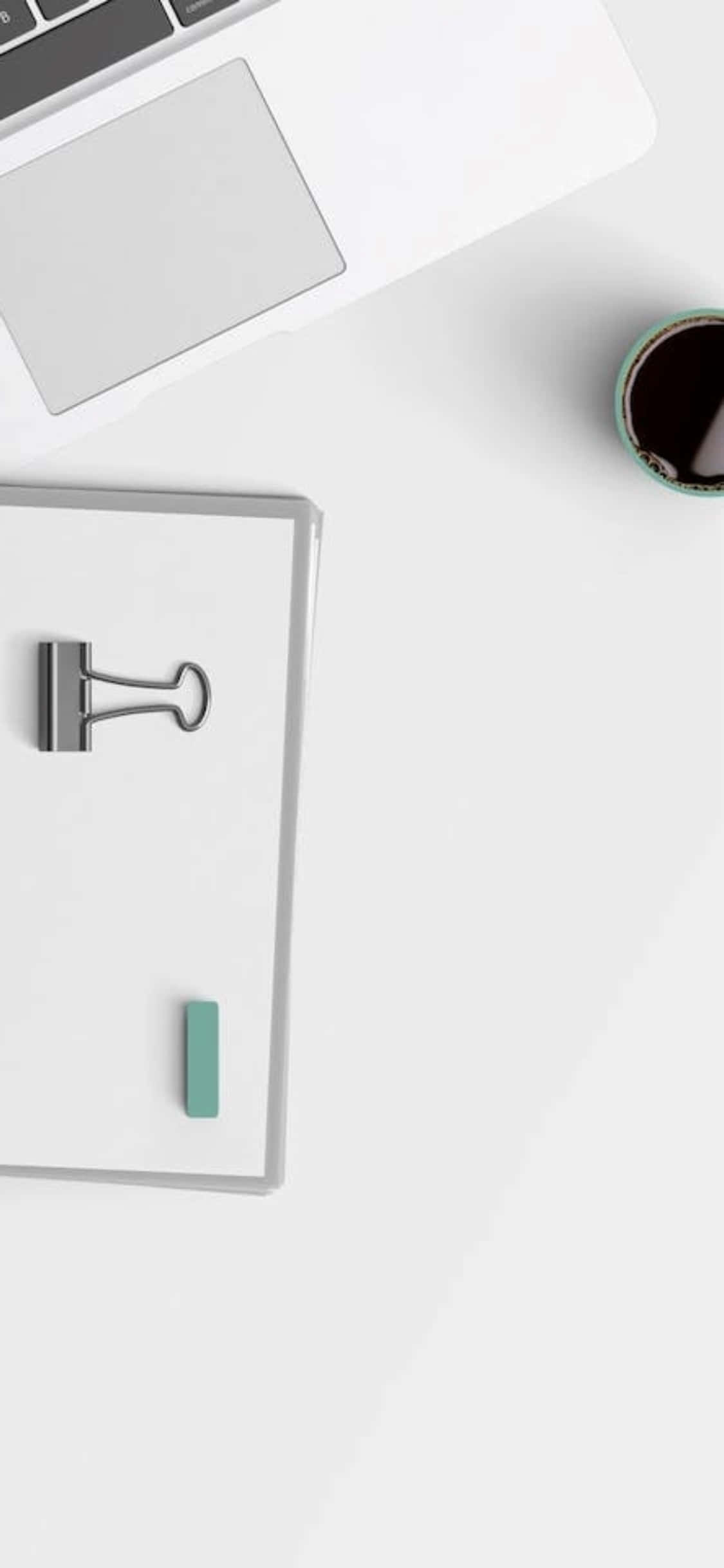 Планшет и ноутбук на столі для iPhone X Шпалери