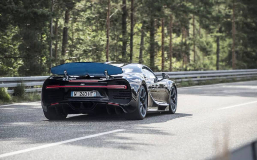 Чорний Bugatti Chiron 4K Шпалери