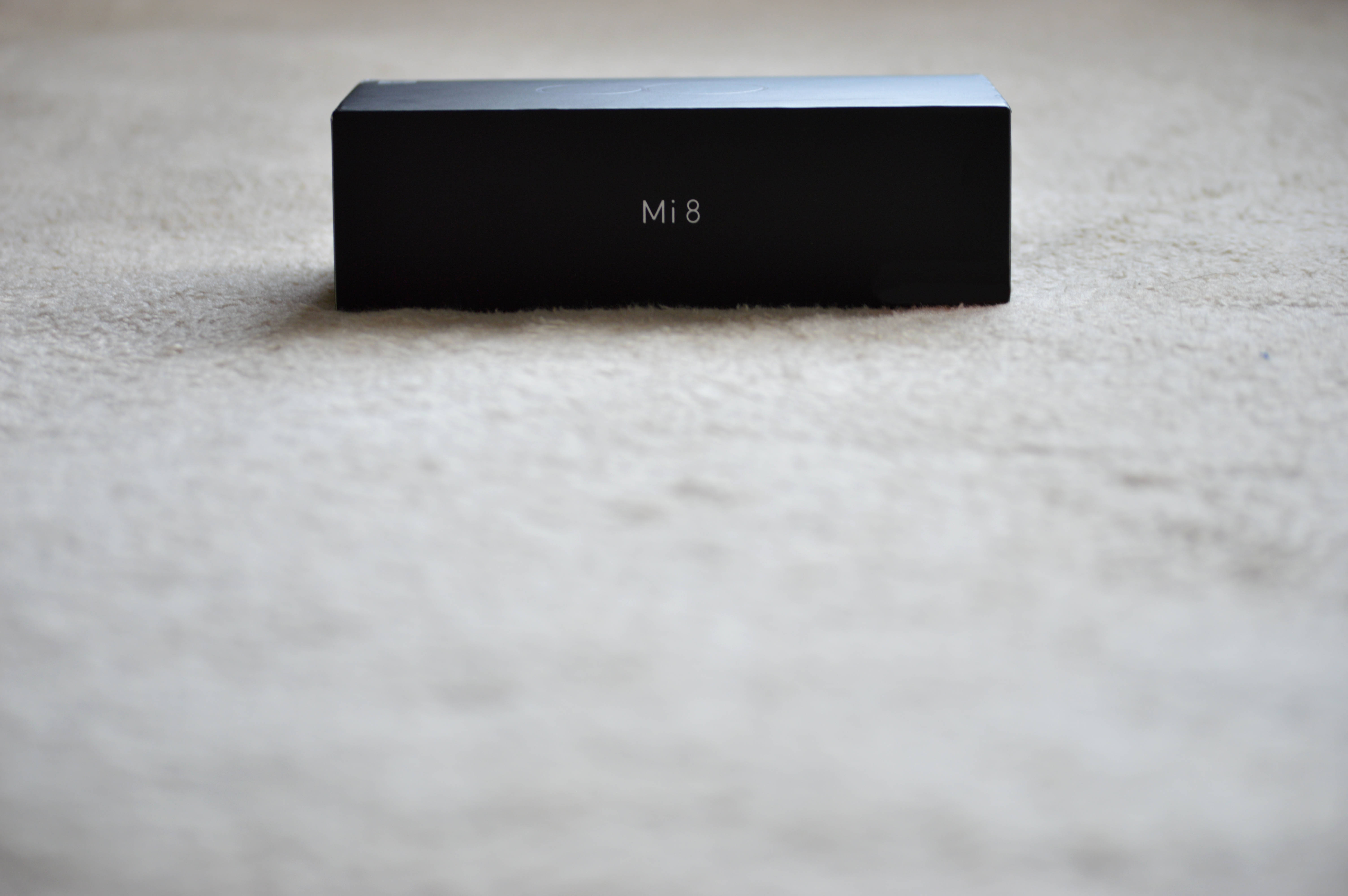 Чёрная колонка Xiaomi Шпалери