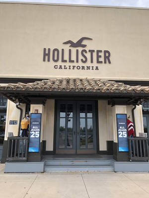 Обои с логотипом витрины Hollister — 3:4 Шпалери