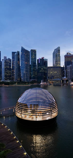 Marina Bay Sands: купол над водой на телефон — Galaxy A37 Шпалери