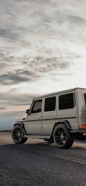 Mercedes Benz белый внедорожник iPhone — Galaxy S22 Ultra Шпалери